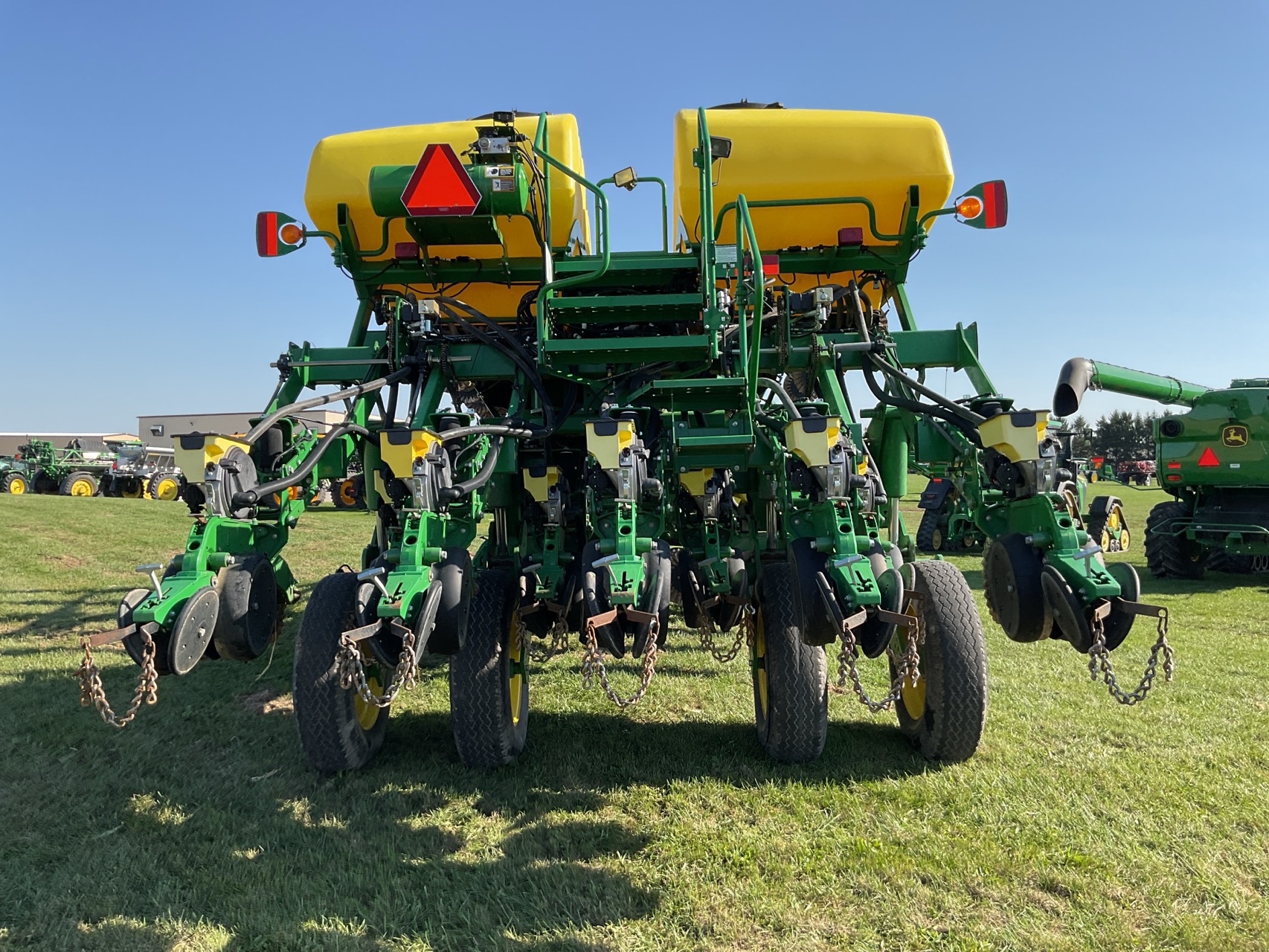 Used 2014 John Deere 1795 Planters: Drawn at Koenig Equipment in Anna, OH - PhotoXL7