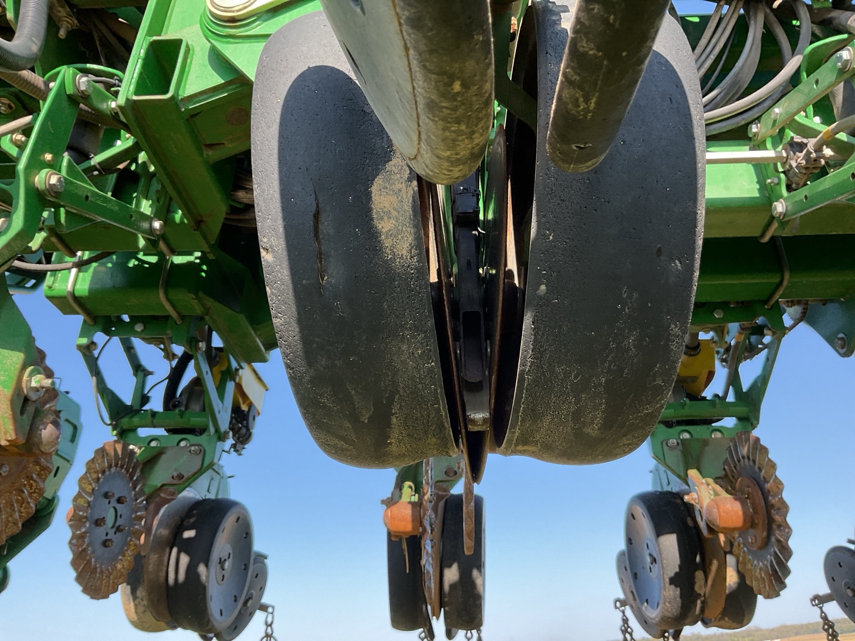 Used 2014 John Deere 1795 Planters: Drawn at Koenig Equipment in Anna, OH - PhotoXL14