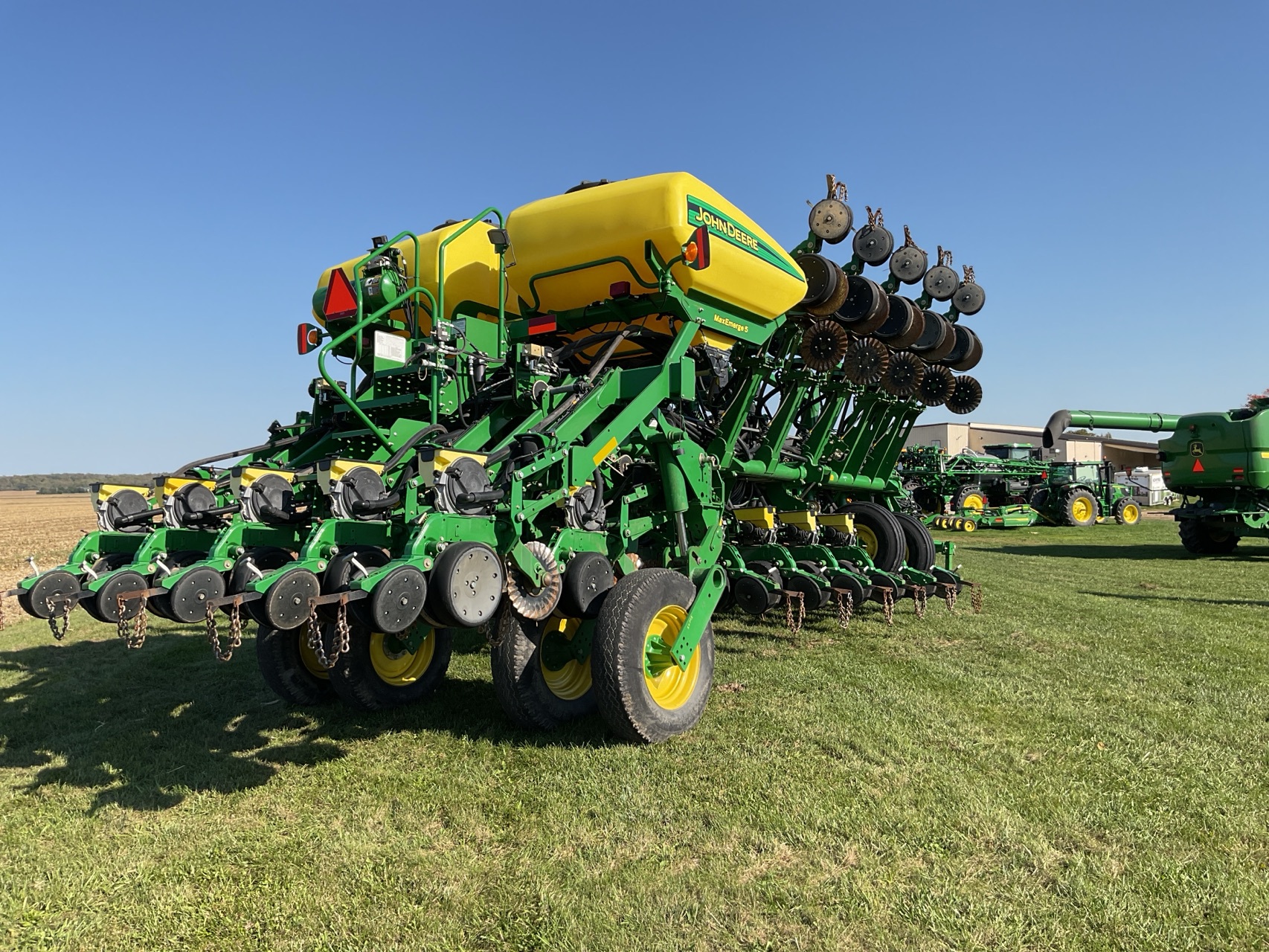 Used 2014 John Deere 1795 Planters: Drawn at Koenig Equipment in Anna, OH - PhotoXL4