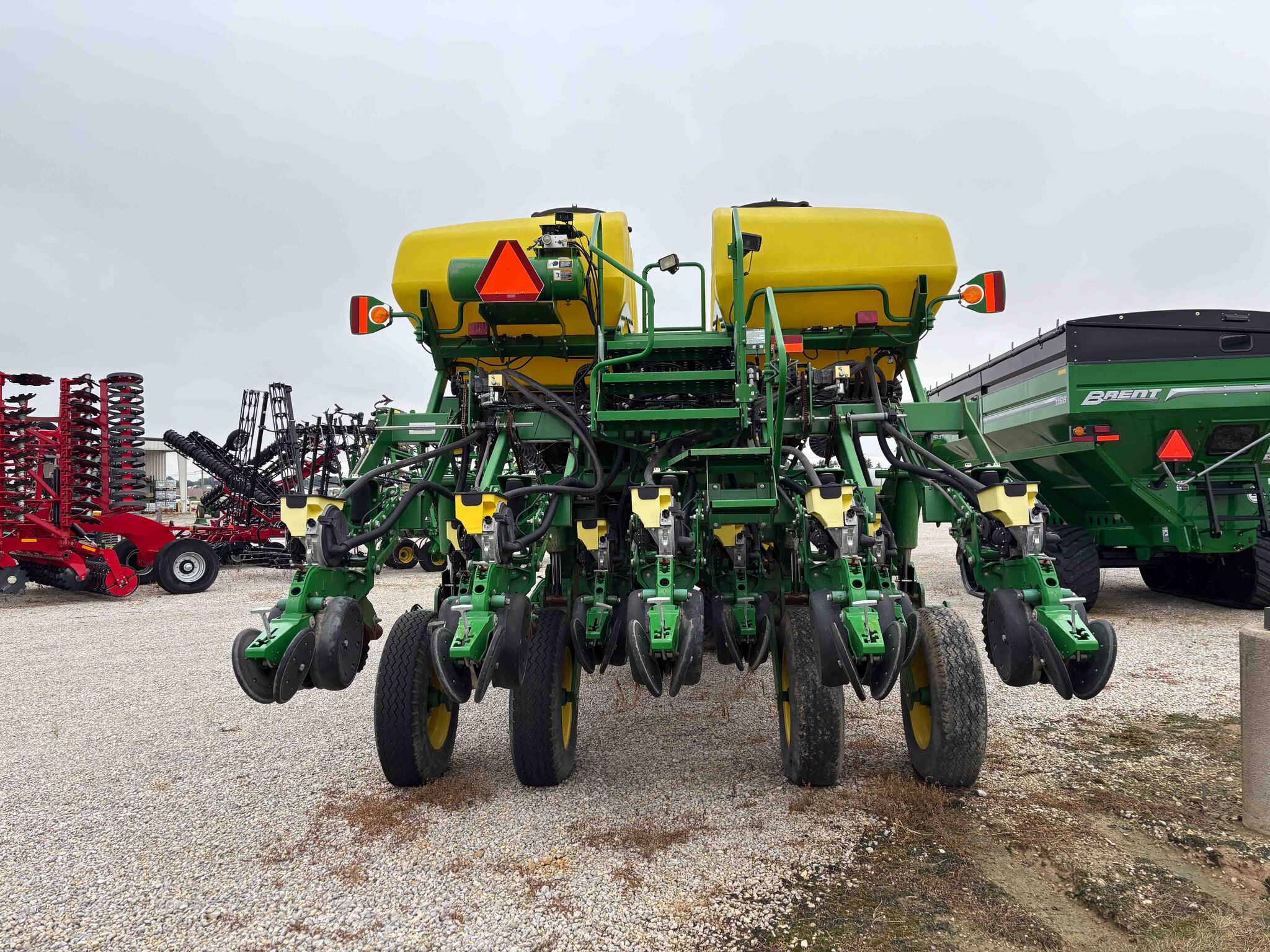 Used 2014 John Deere 1795 Planters: Drawn at Koenig Equipment in Greenville, OH - PhotoXL2
