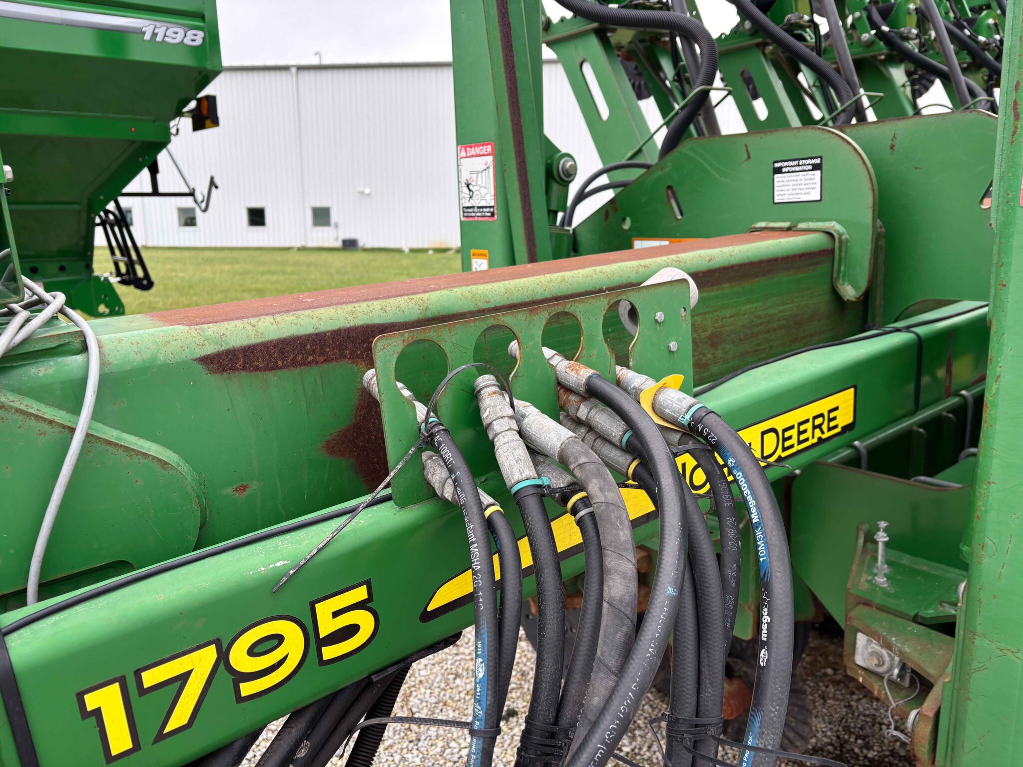 Used 2014 John Deere 1795 Planters: Drawn at Koenig Equipment in Greenville, OH - PhotoXL5