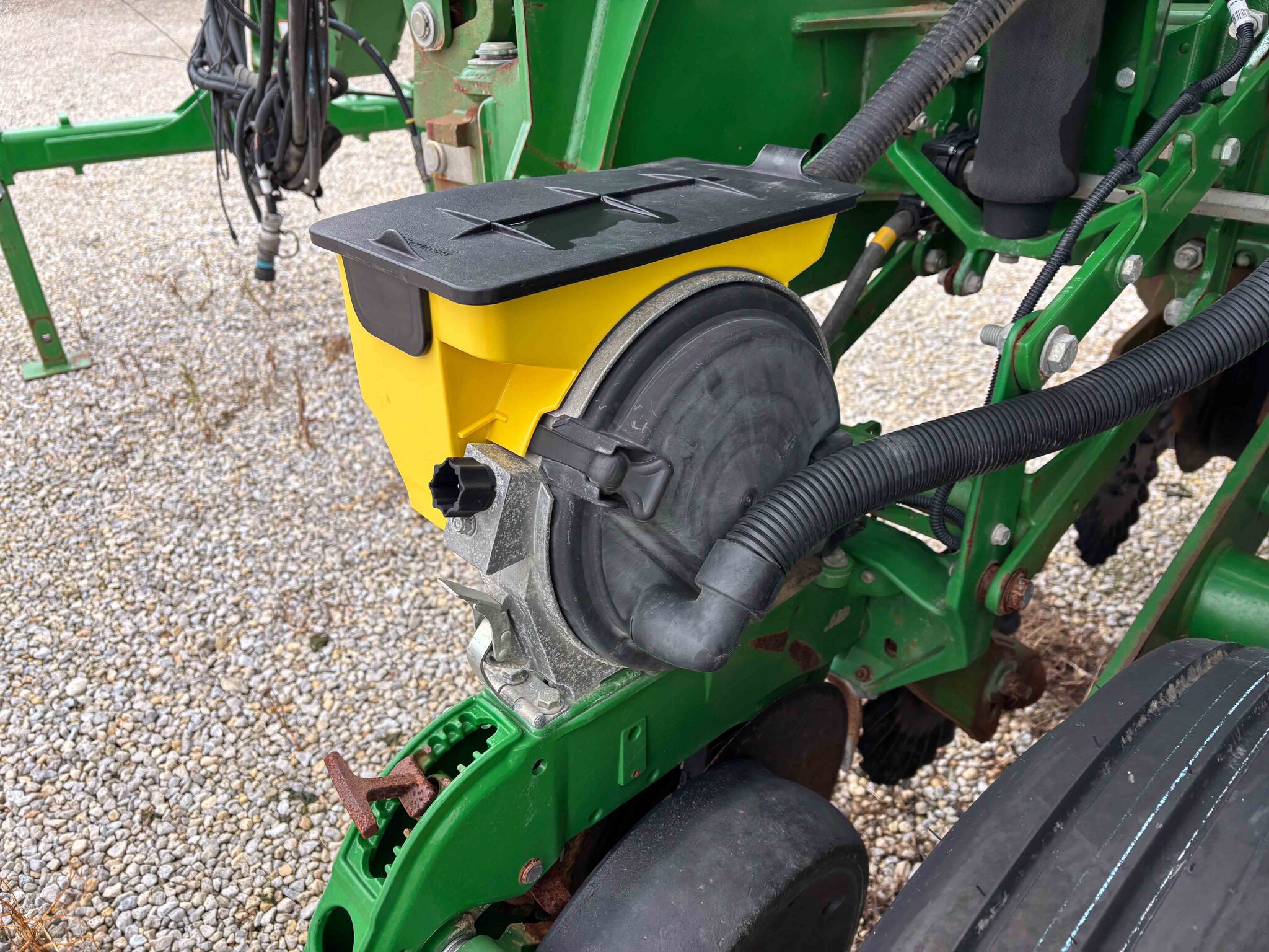Used 2014 John Deere 1795 Planters: Drawn at Koenig Equipment in Greenville, OH - PhotoXL10