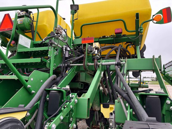 Used 2014 John Deere 1795 Planters: Drawn at Koenig Equipment in Greenville, OH - Photo14