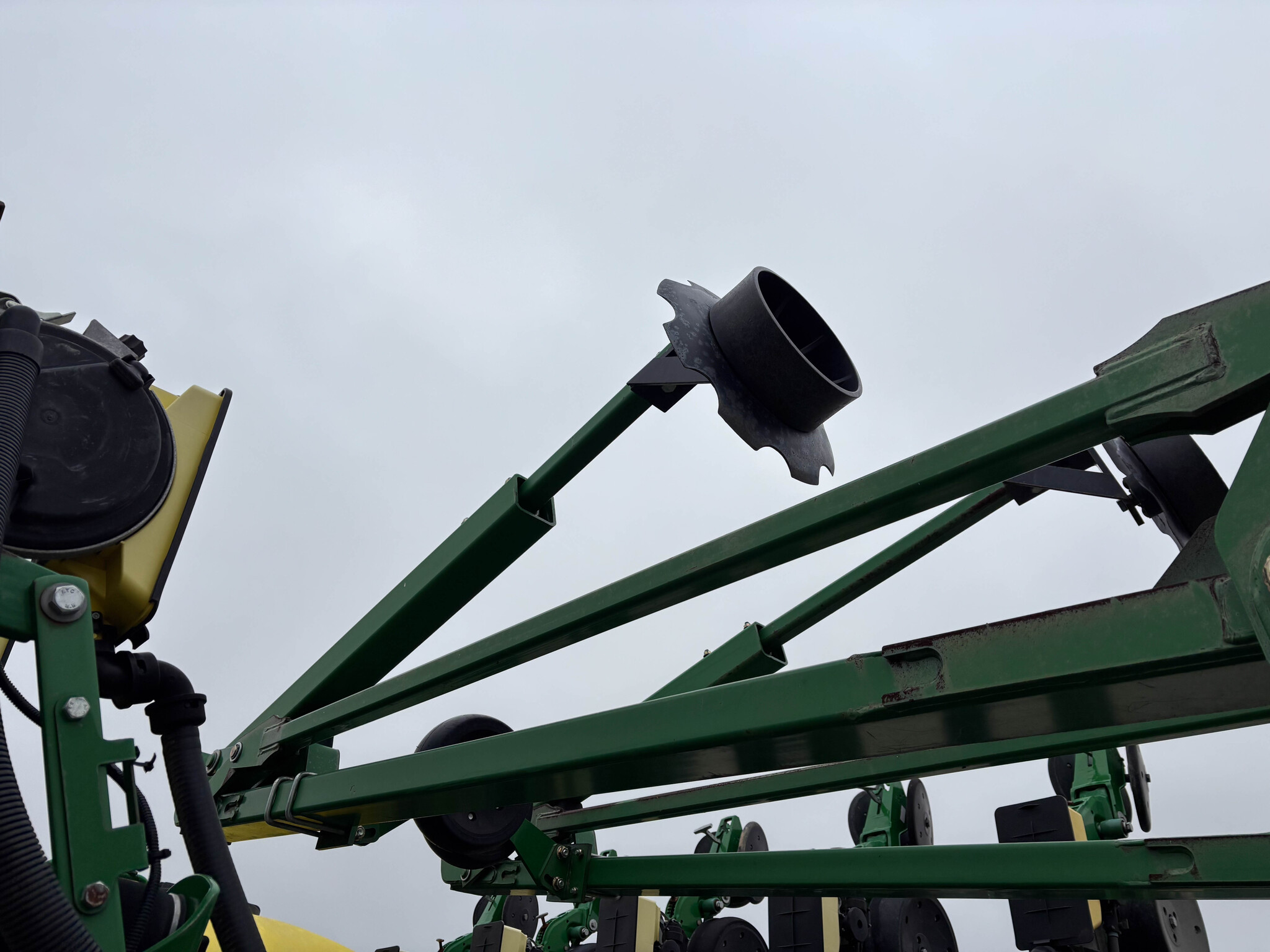 Used 2014 John Deere 1795 Planters: Drawn at Koenig Equipment in Greenville, OH - PhotoXL18