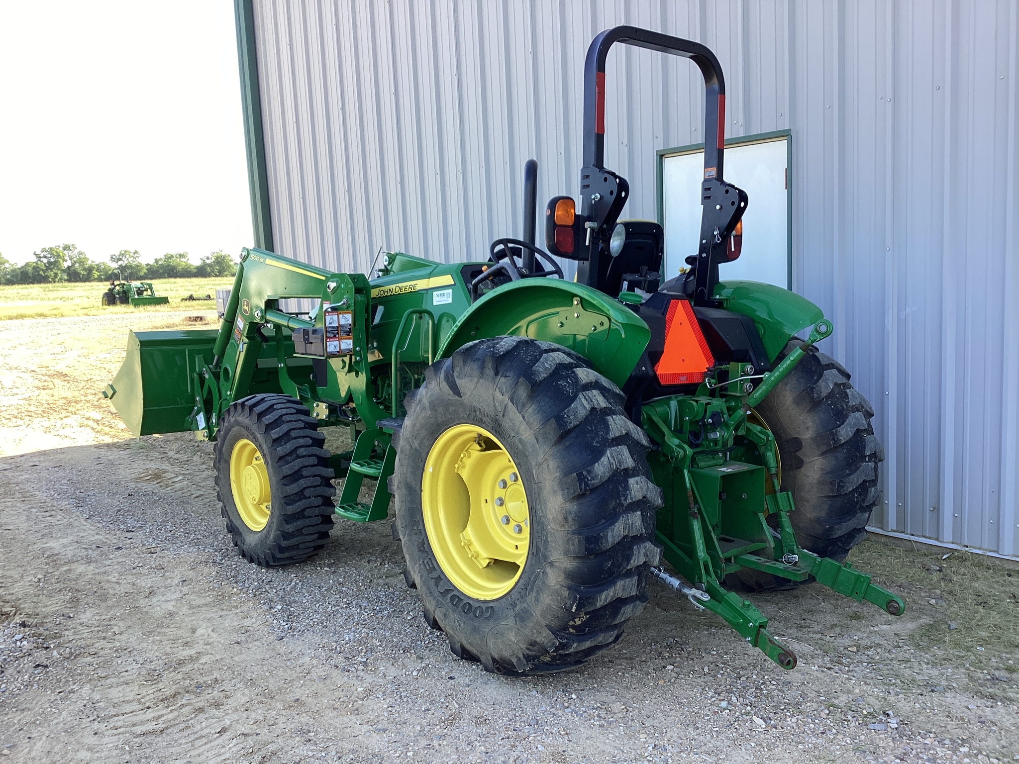 2022 John Deere 5065E Image 3