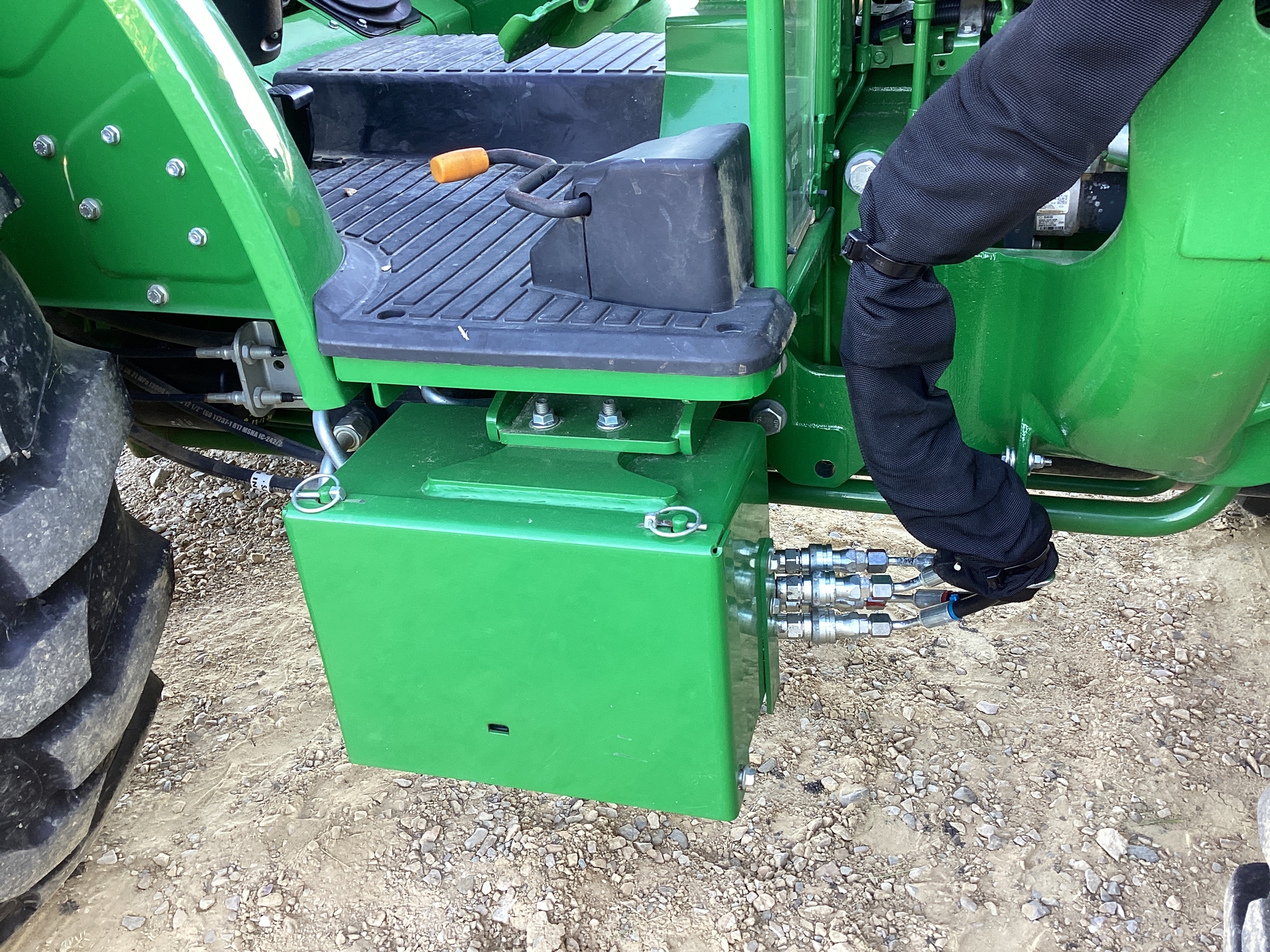 2022 John Deere 5065E Image 18