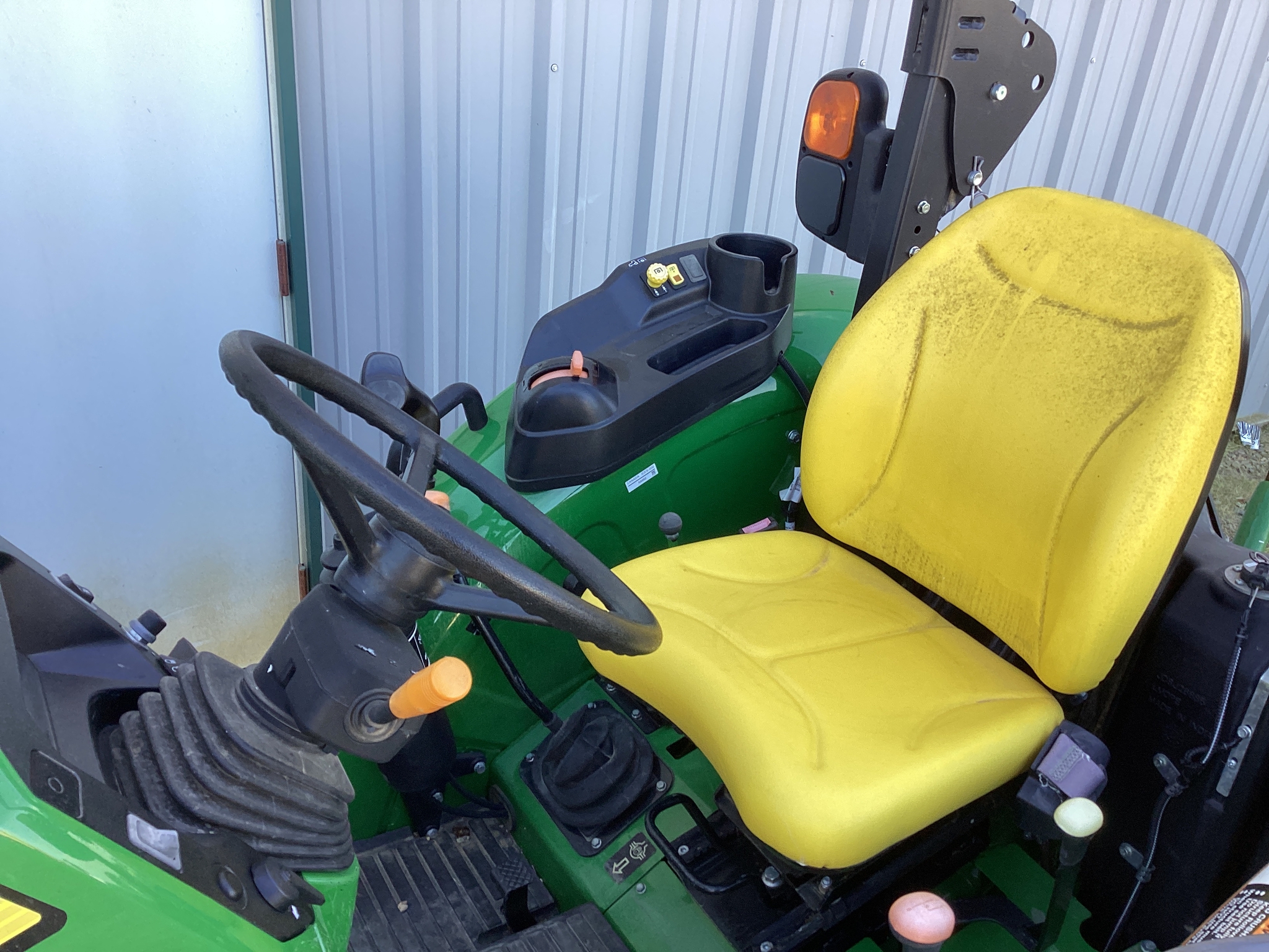 2022 John Deere 5065E Image 13