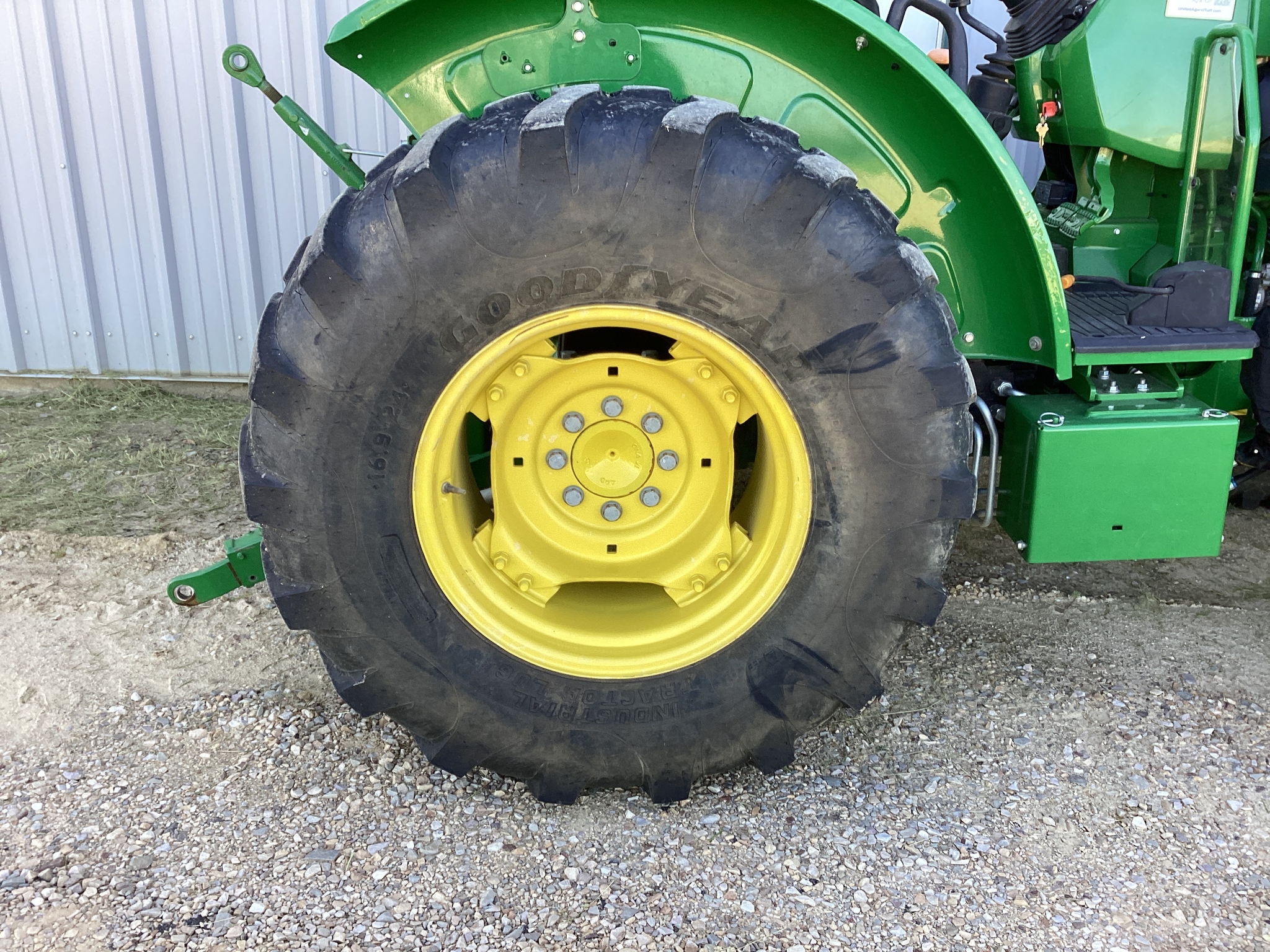 2022 John Deere 5065E Image 22