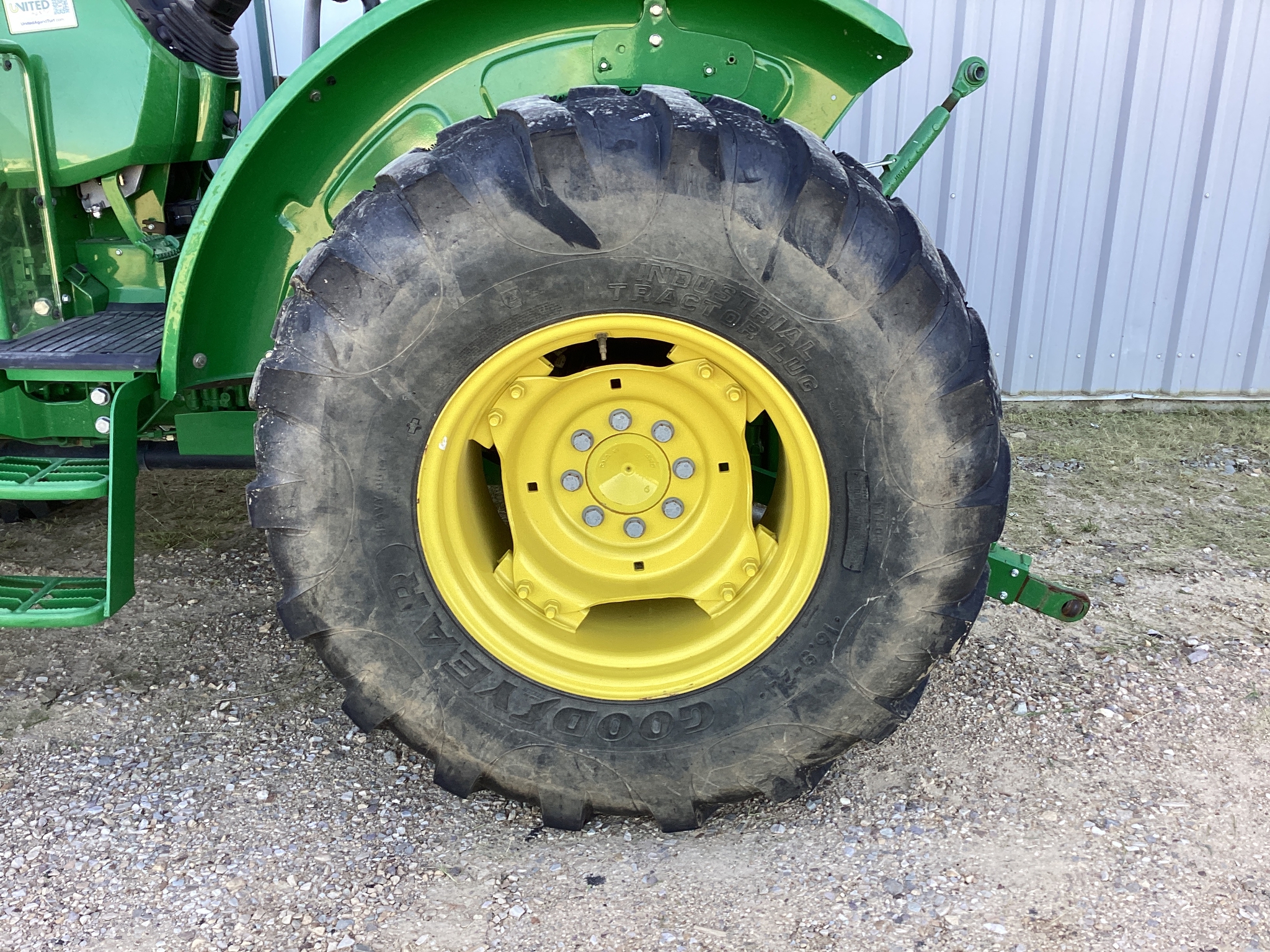 2022 John Deere 5065E Image 21