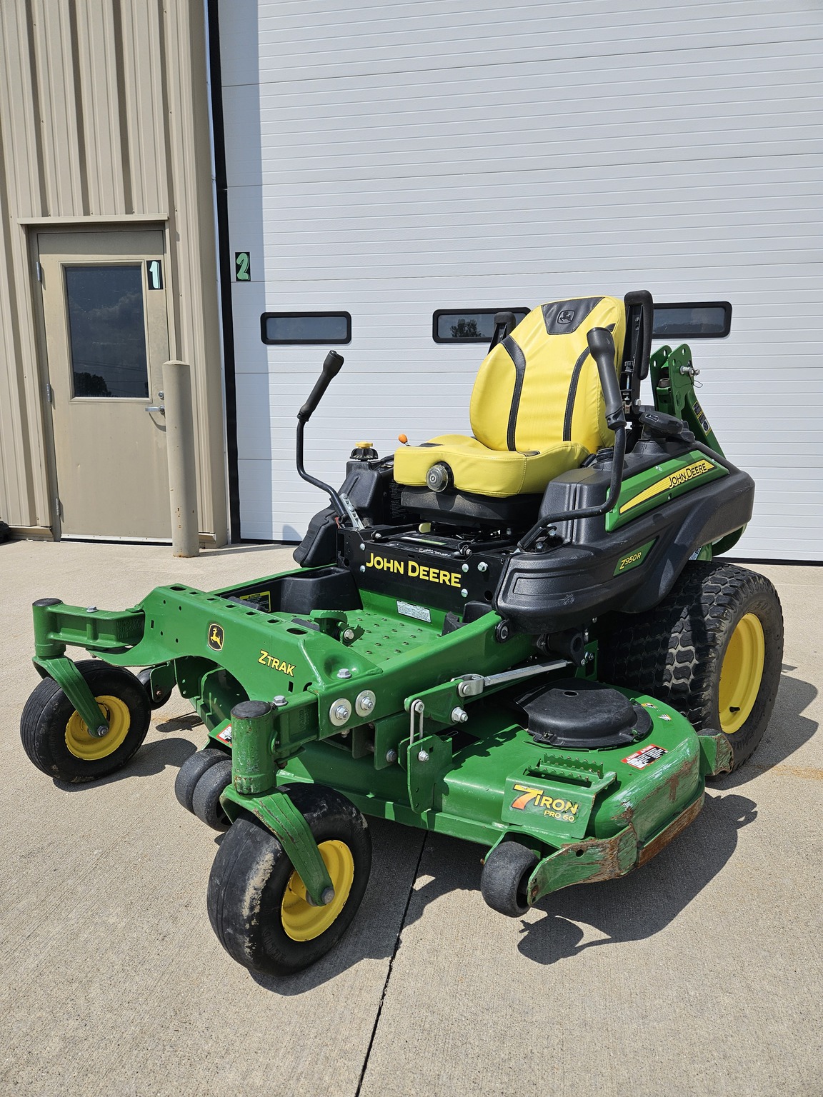 2021 John Deere Z950R Image 1