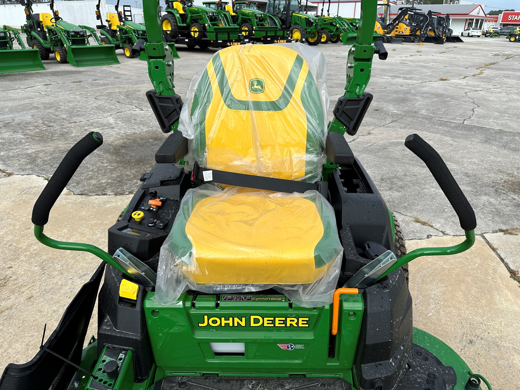 2025 John Deere Z530R Image 4