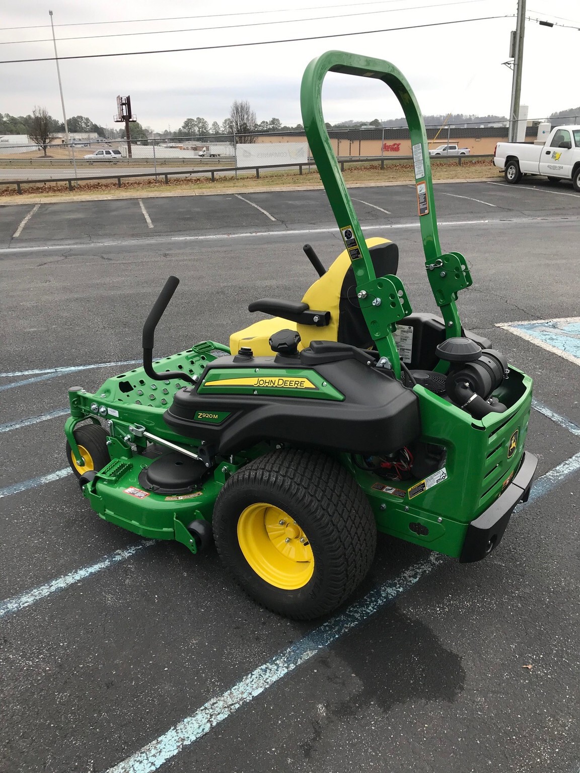 2025 John Deere Z920M Image 4