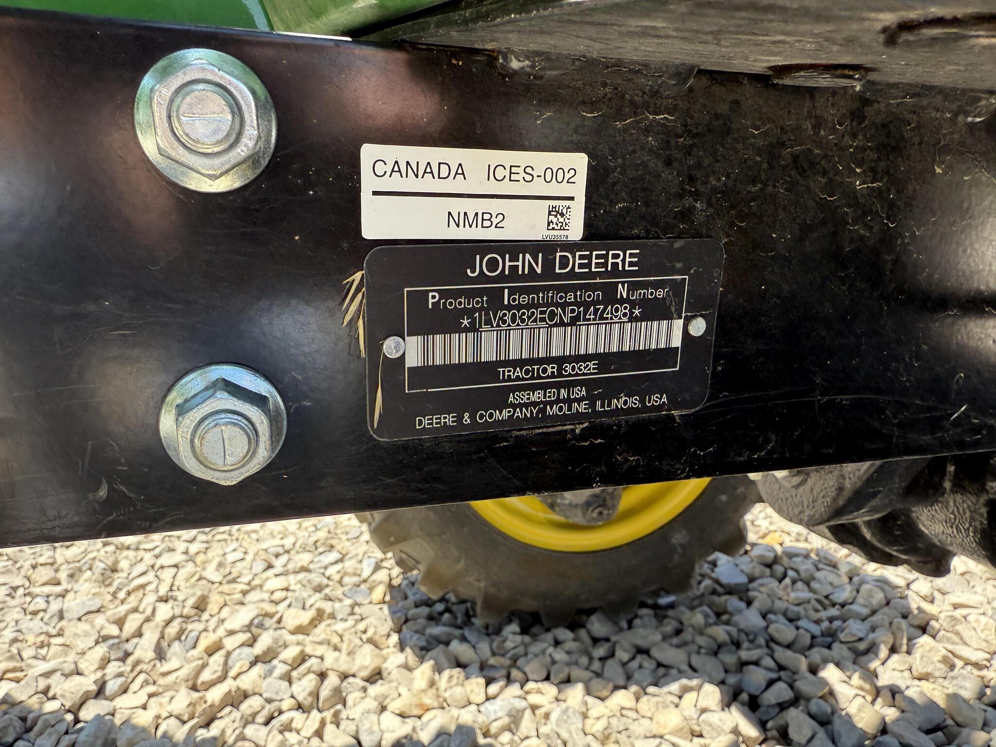 2023 John Deere 3032E Image 11