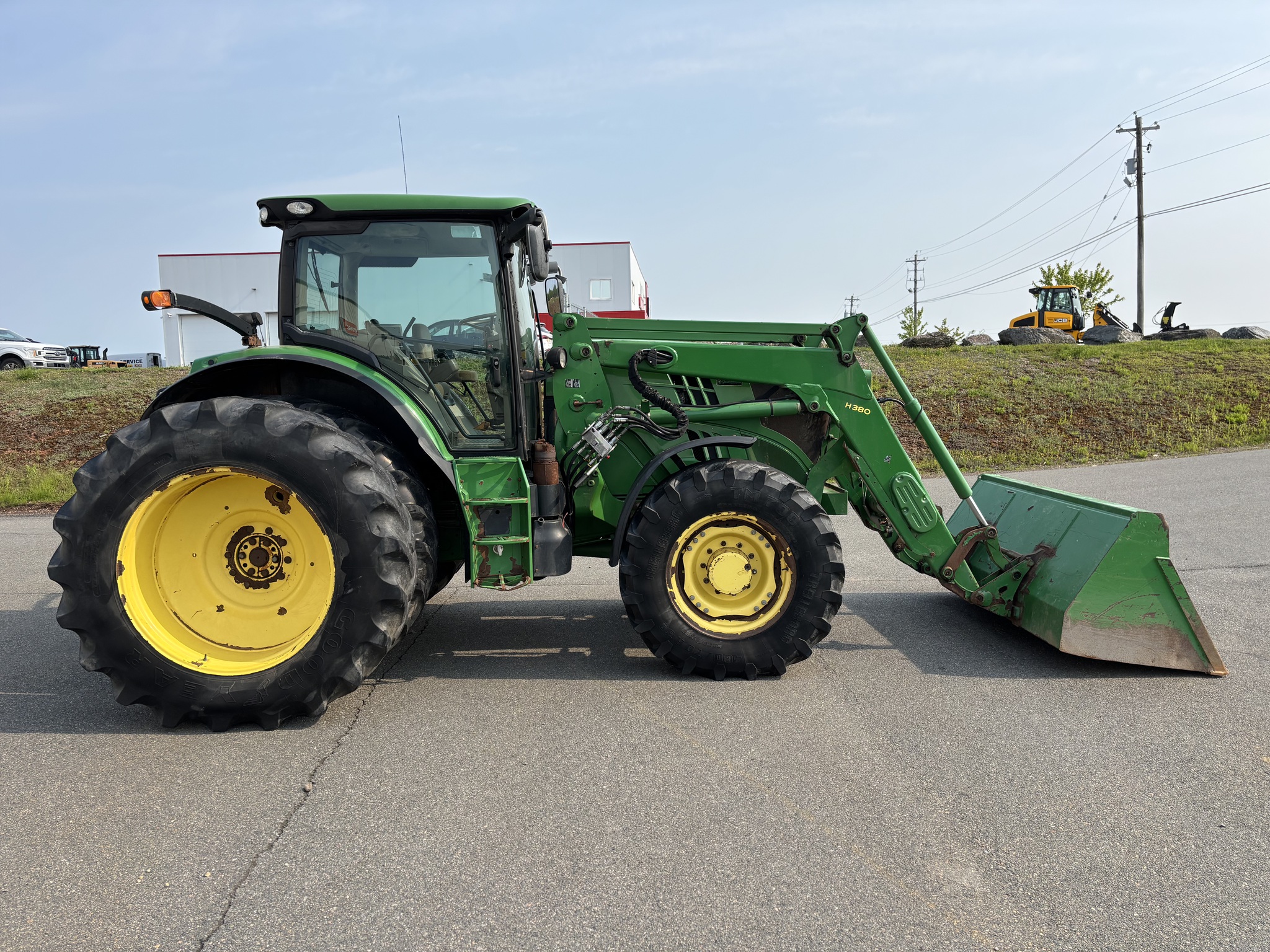2014 John Deere 6210R Image 8