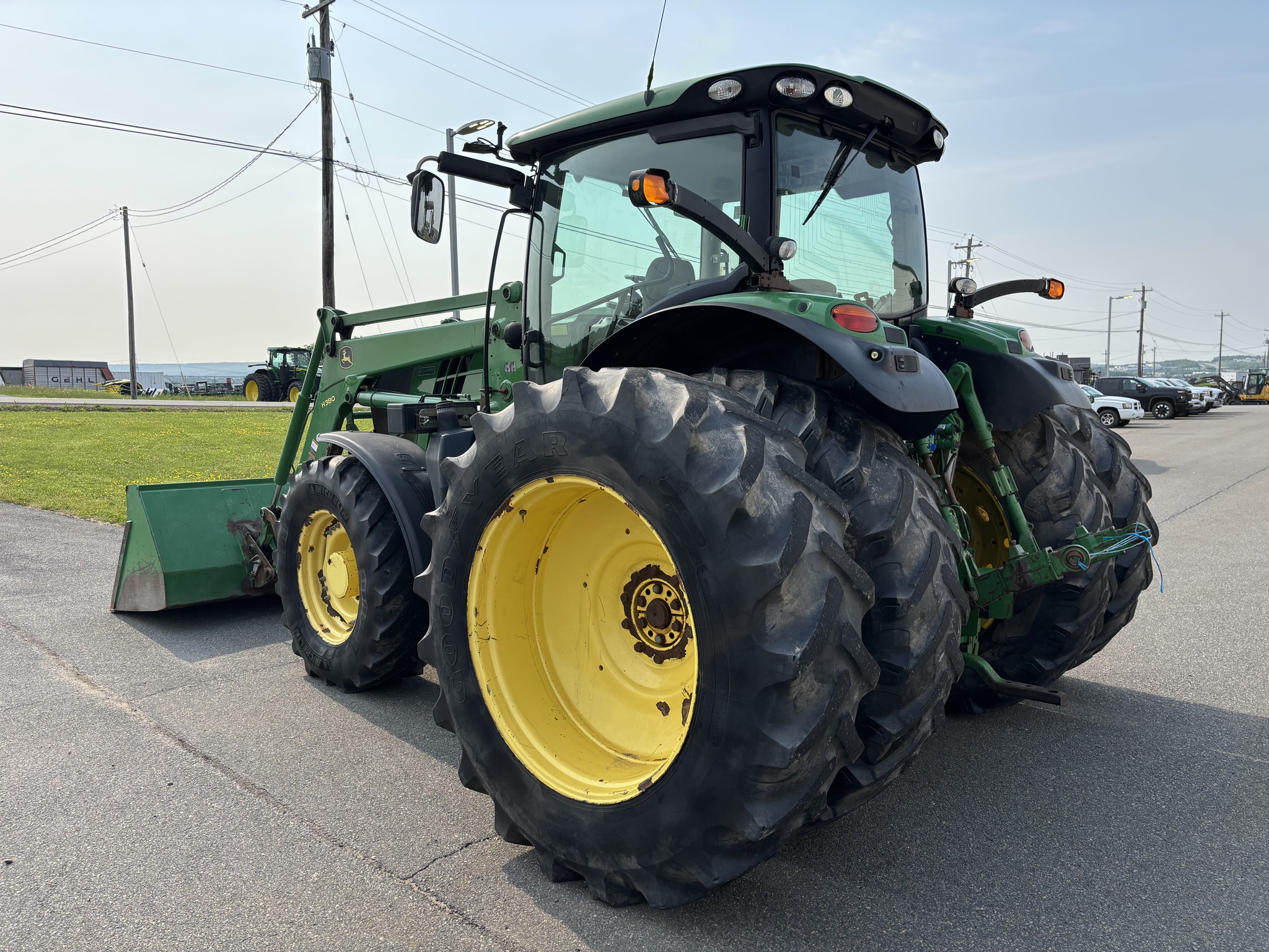 2014 John Deere 6210R Image 3