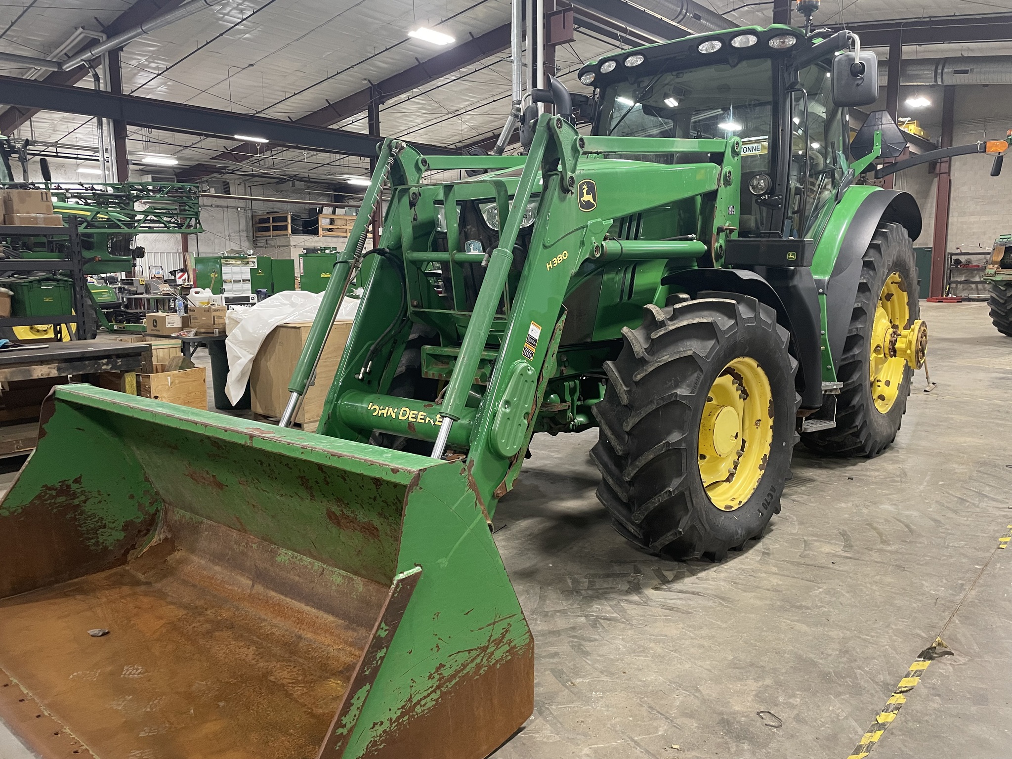 2014 John Deere 6210R Image 1