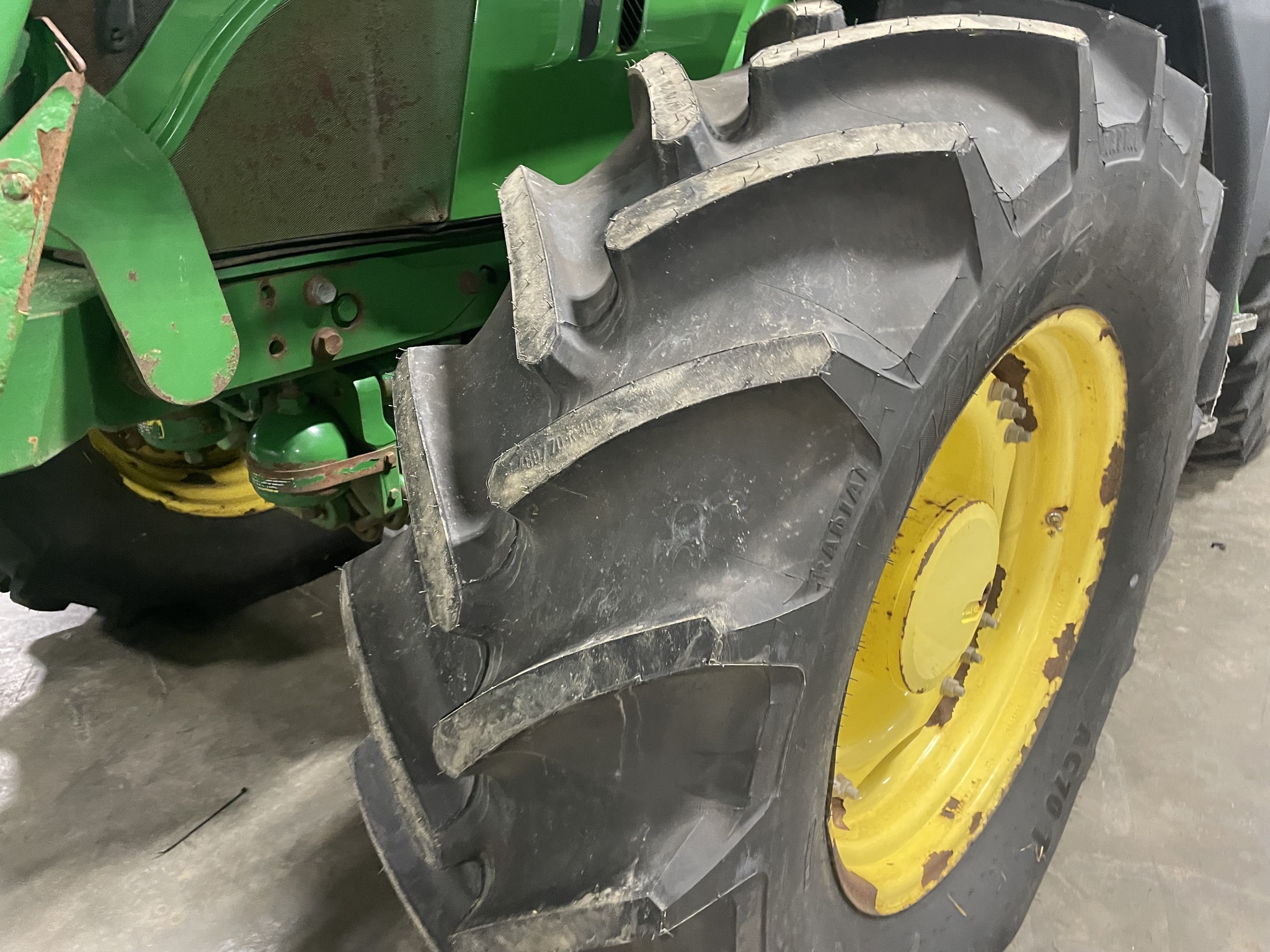 2014 John Deere 6210R Image 6