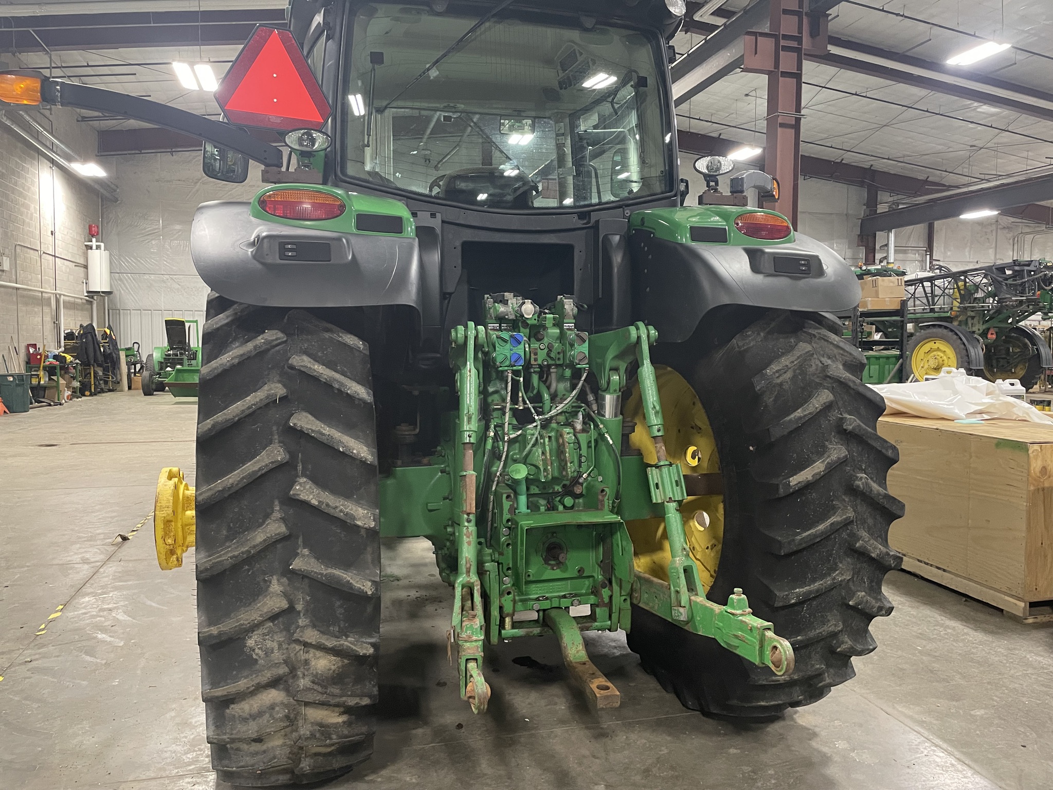 2014 John Deere 6210R Image 3