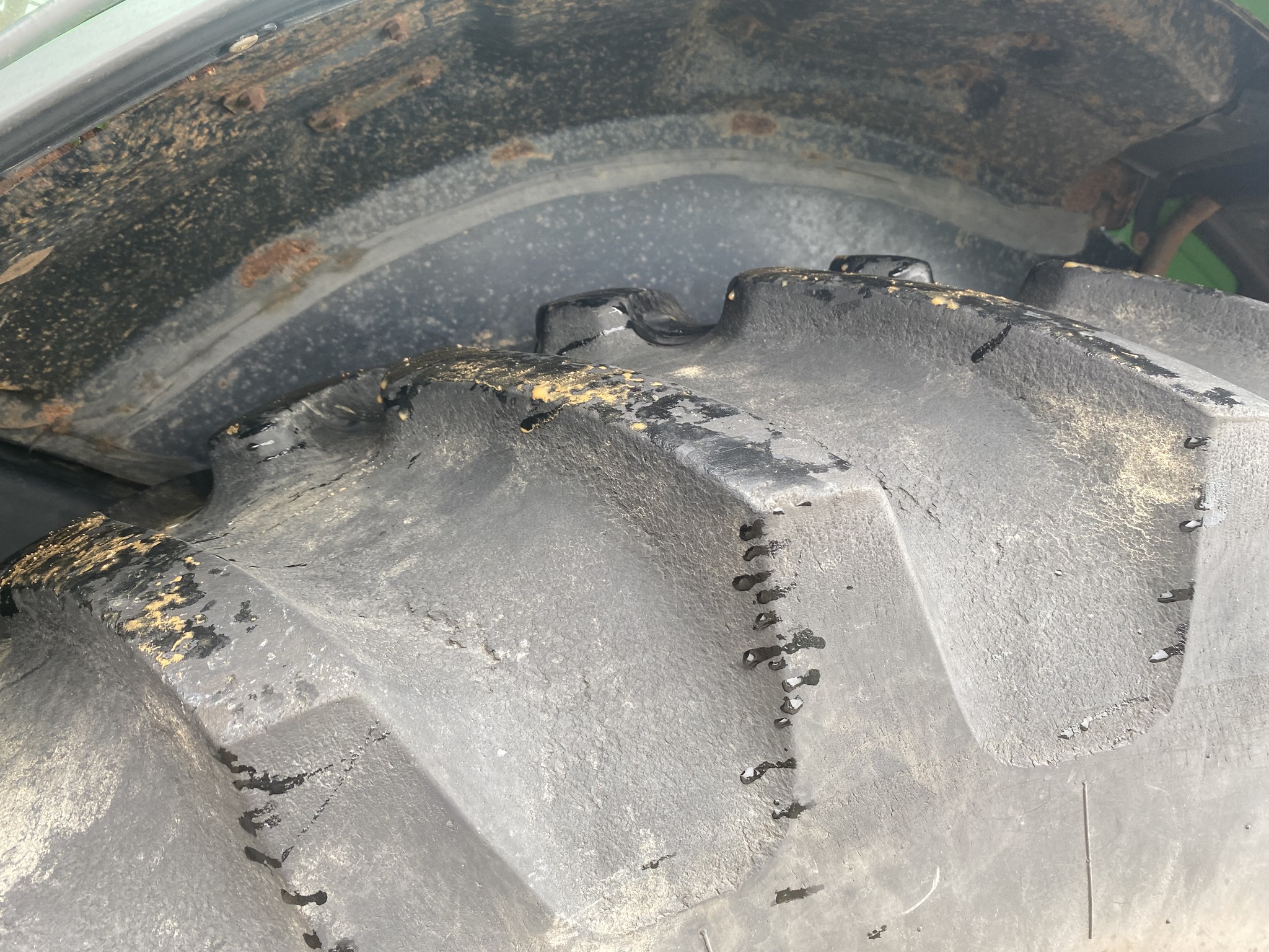 2014 John Deere 6210R Image 19