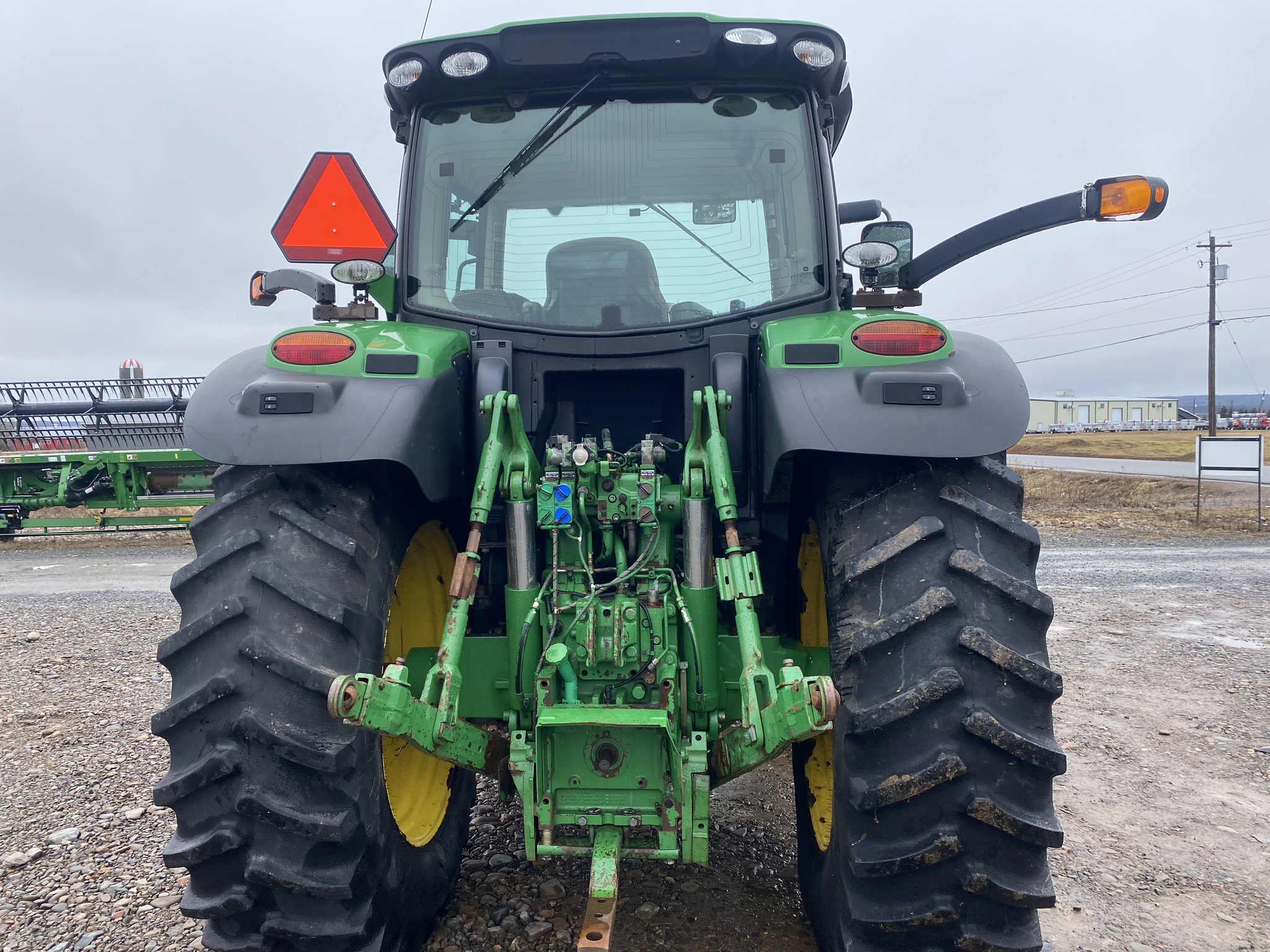 2014 John Deere 6210R Image 17