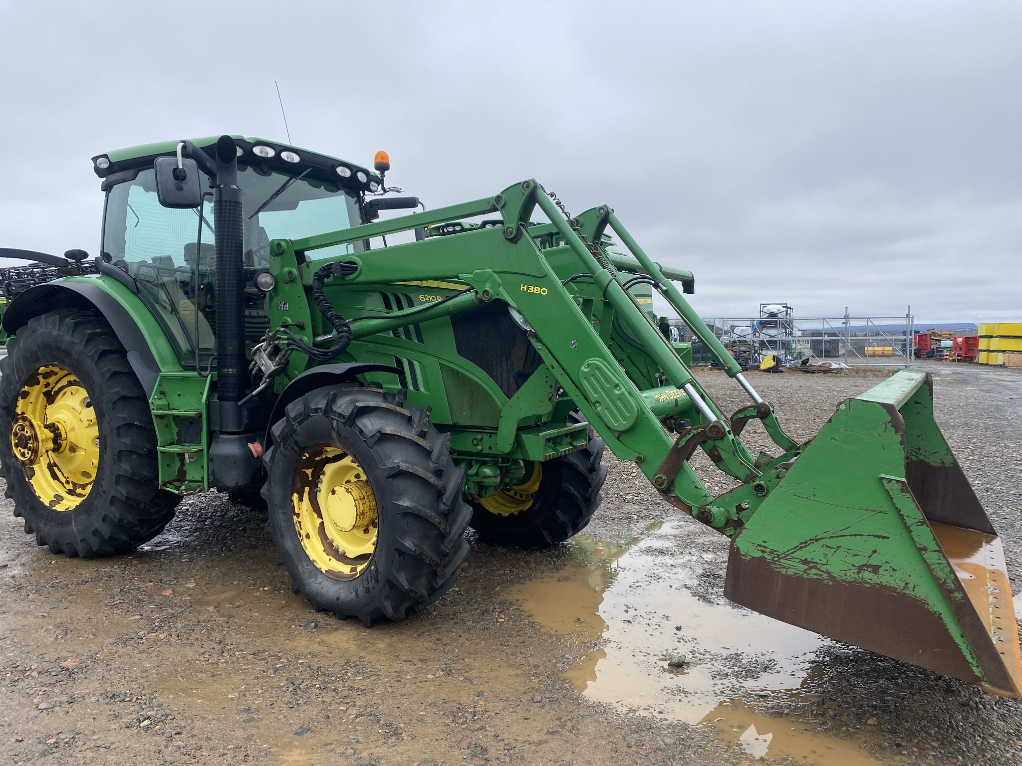 2014 John Deere 6210R Image 3