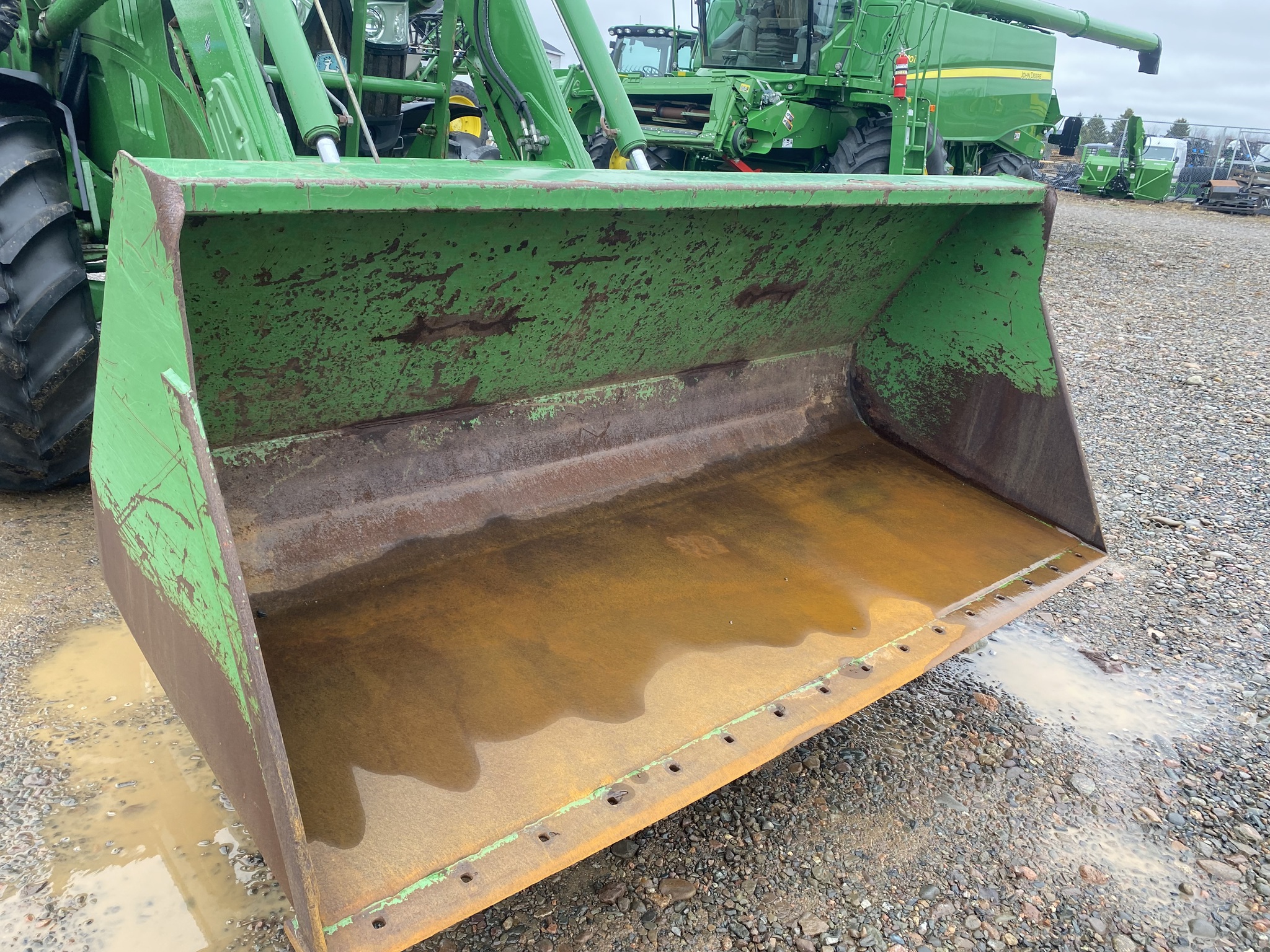 2014 John Deere 6210R Image 11