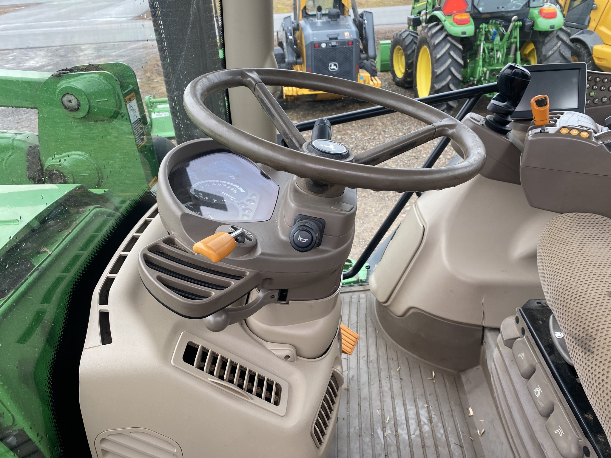 2014 John Deere 6210R Image 7