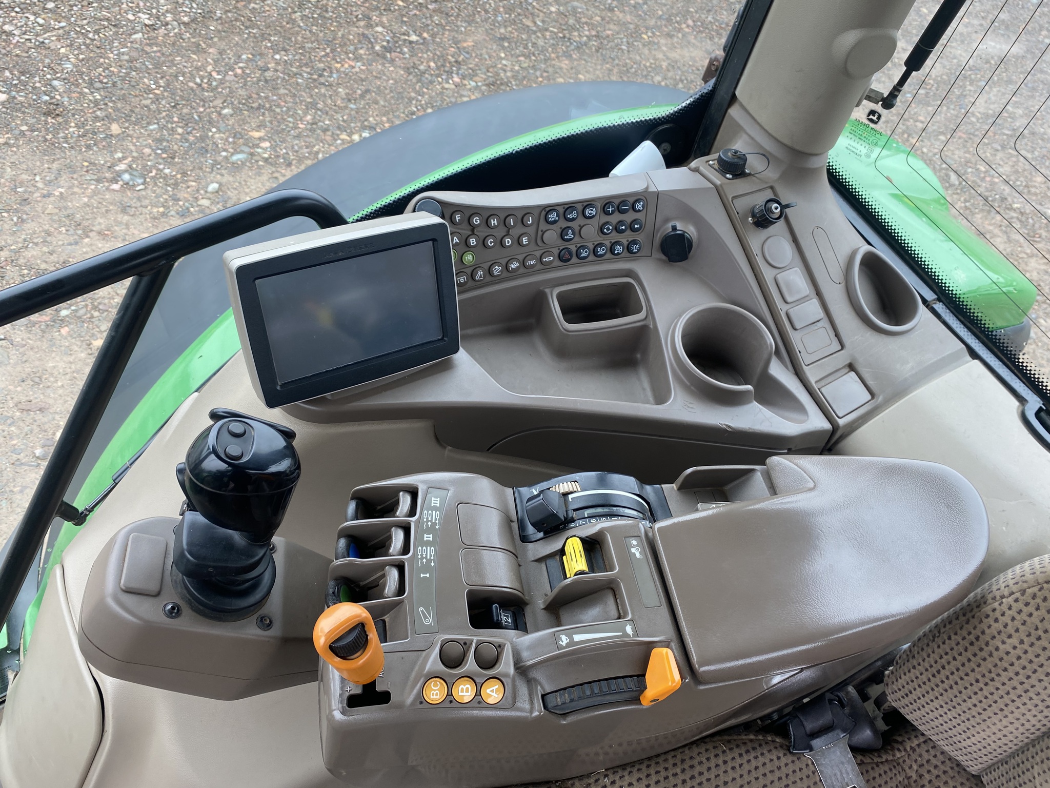 2014 John Deere 6210R Image 6