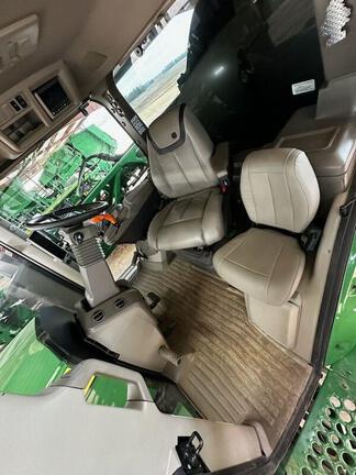 2023 John Deere 412R