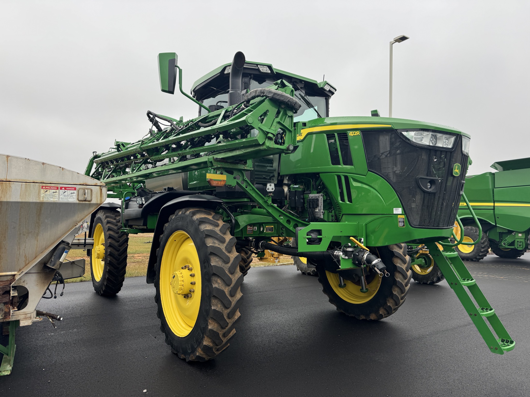 2023 John Deere 412R