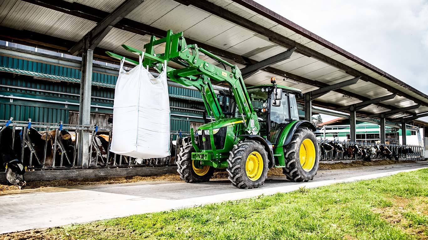 2025 John Deere 5125M Image 1