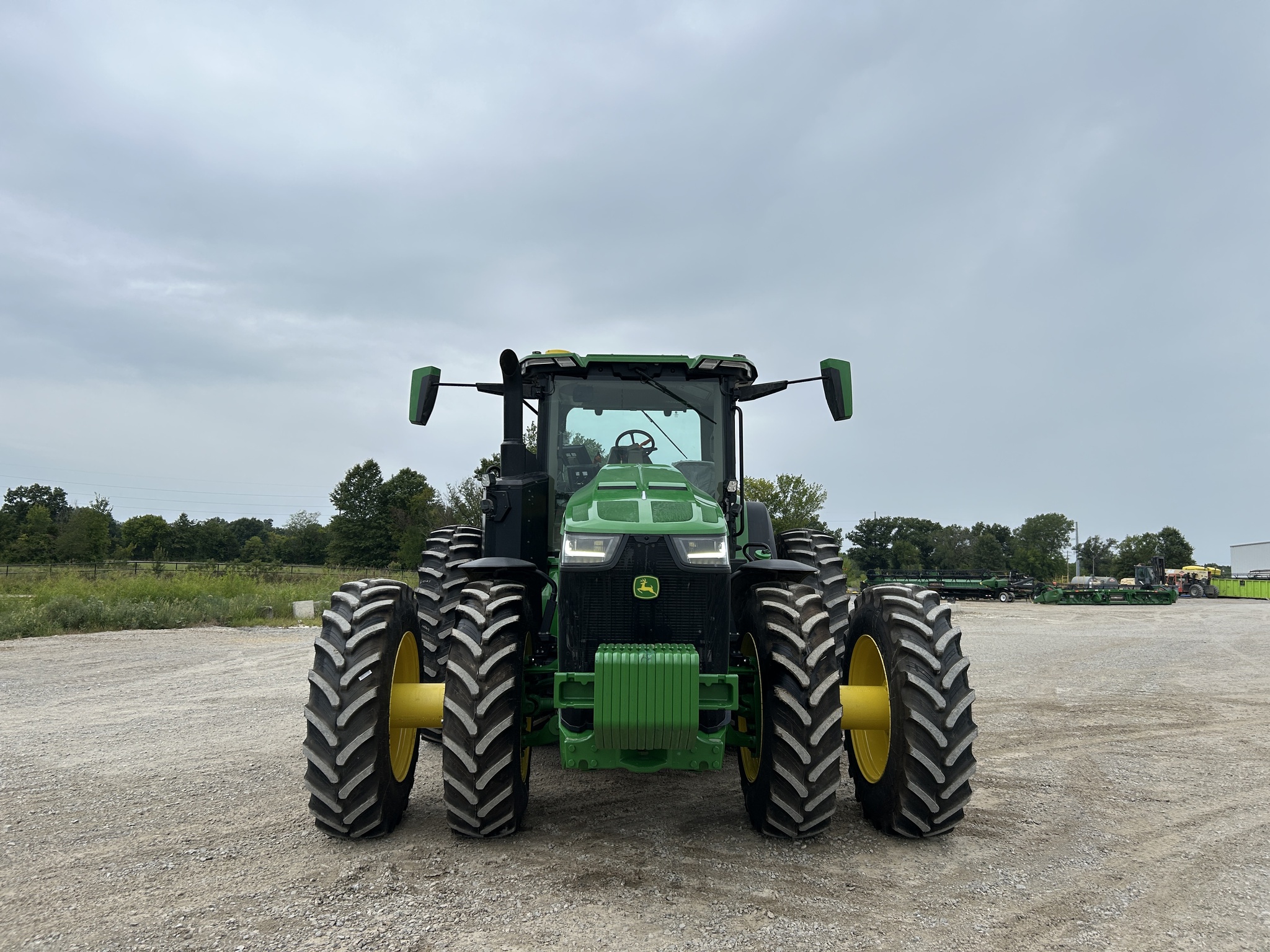  2024 John Deere 8R 250 at Heritage Tractor in Pittsburg, KS
