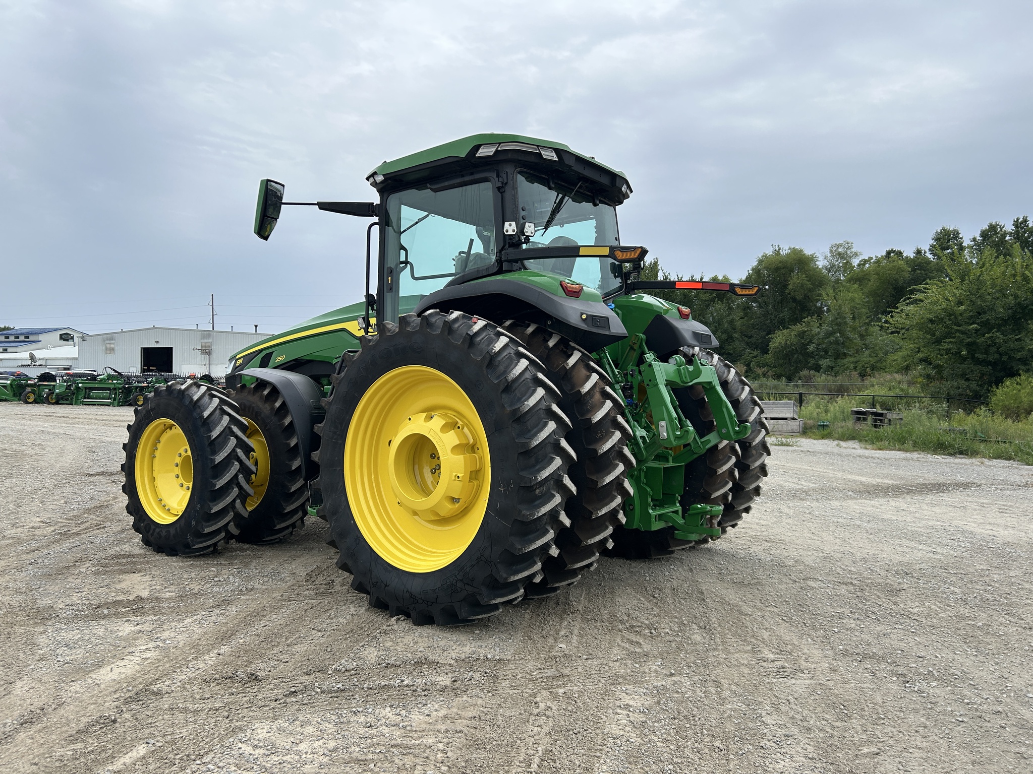  2024 John Deere 8R 250 at Heritage Tractor in Pittsburg, KS