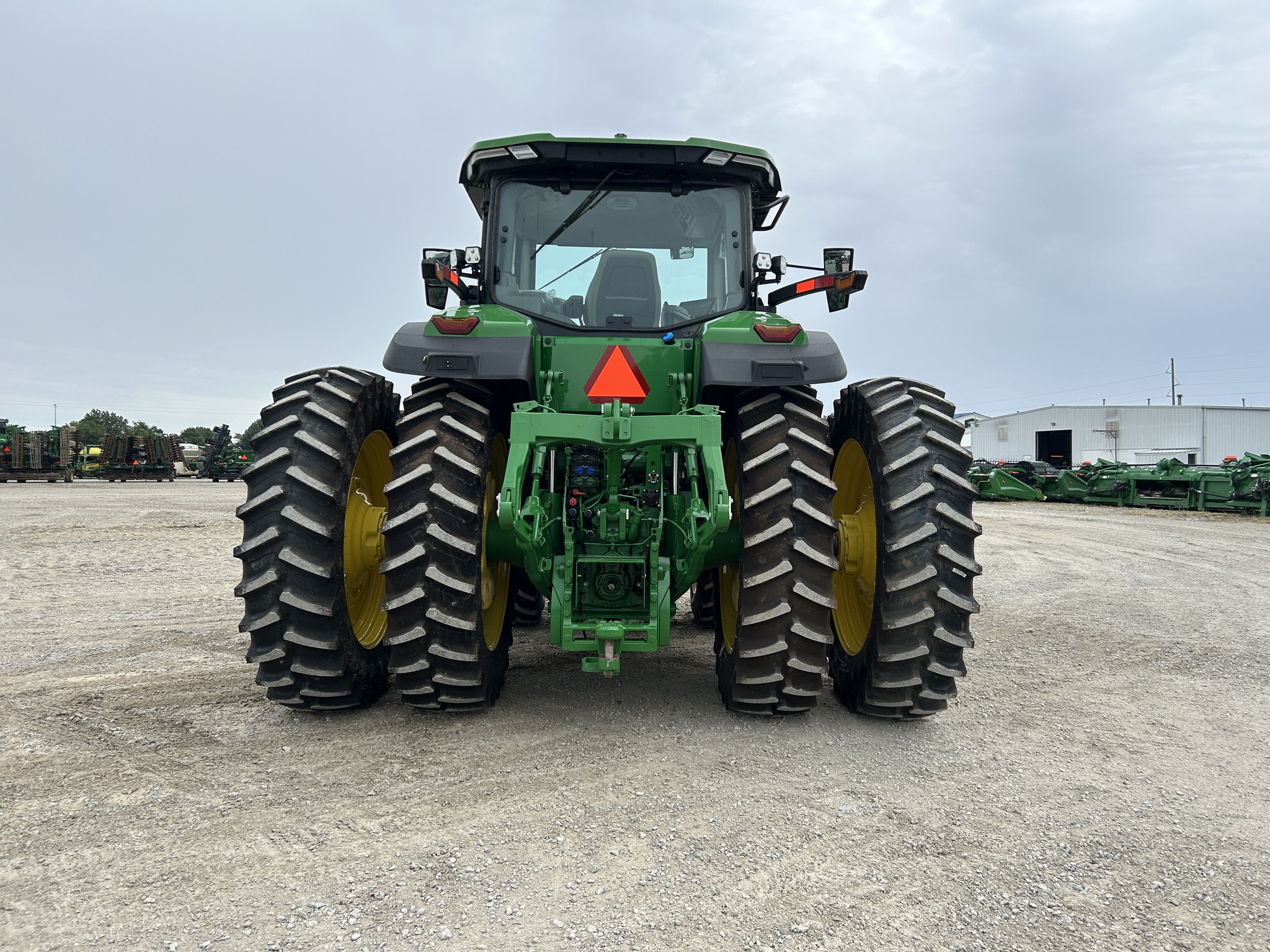  2024 John Deere 8R 250 at Heritage Tractor in Pittsburg, KS