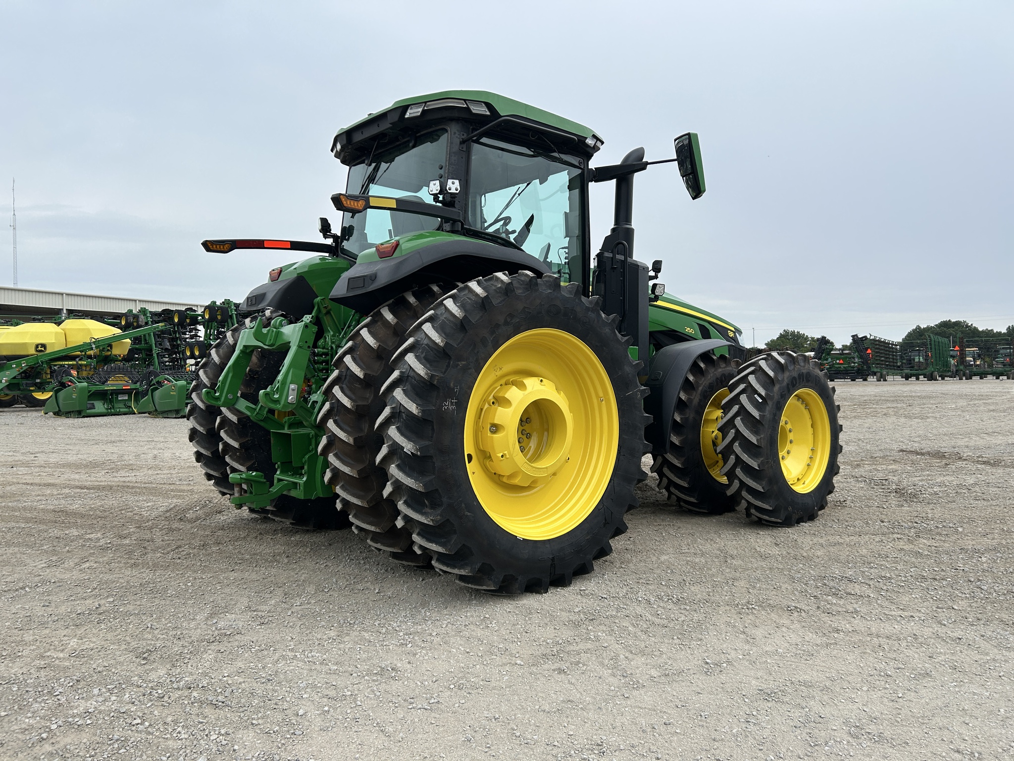  2024 John Deere 8R 250 at Heritage Tractor in Pittsburg, KS