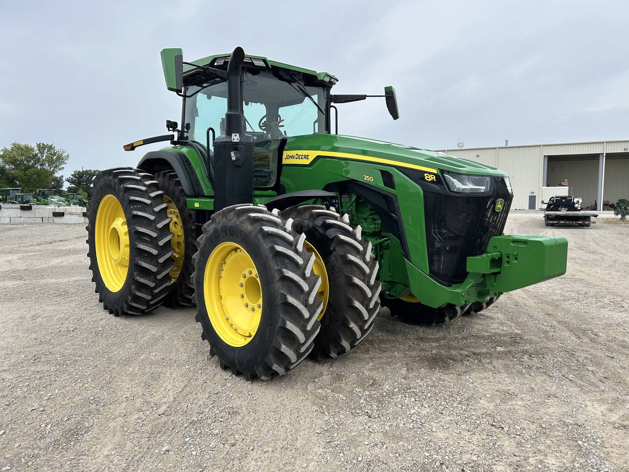  2024 John Deere 8R 250 at Heritage Tractor in Pittsburg, KS
