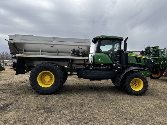 2024 John Deere 800R - Photo7