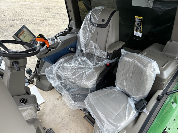 2024 John Deere 800R - Photo37