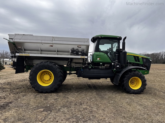 2024 John Deere 800R - Photo7