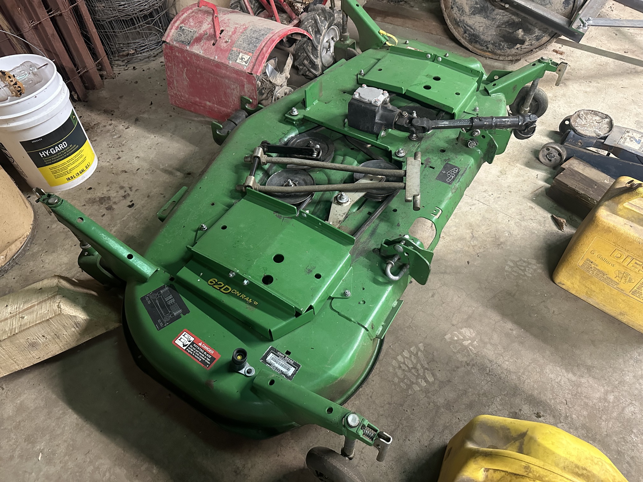 2014 John Deere 2032R Image 2