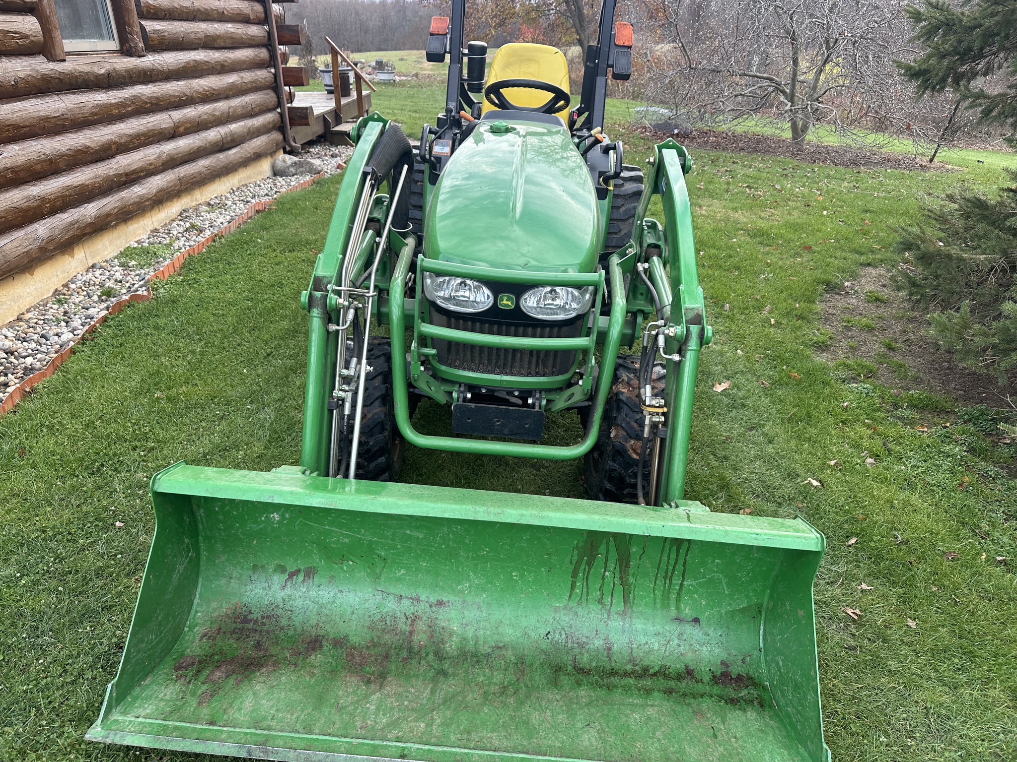 2014 John Deere 2032R Image 4