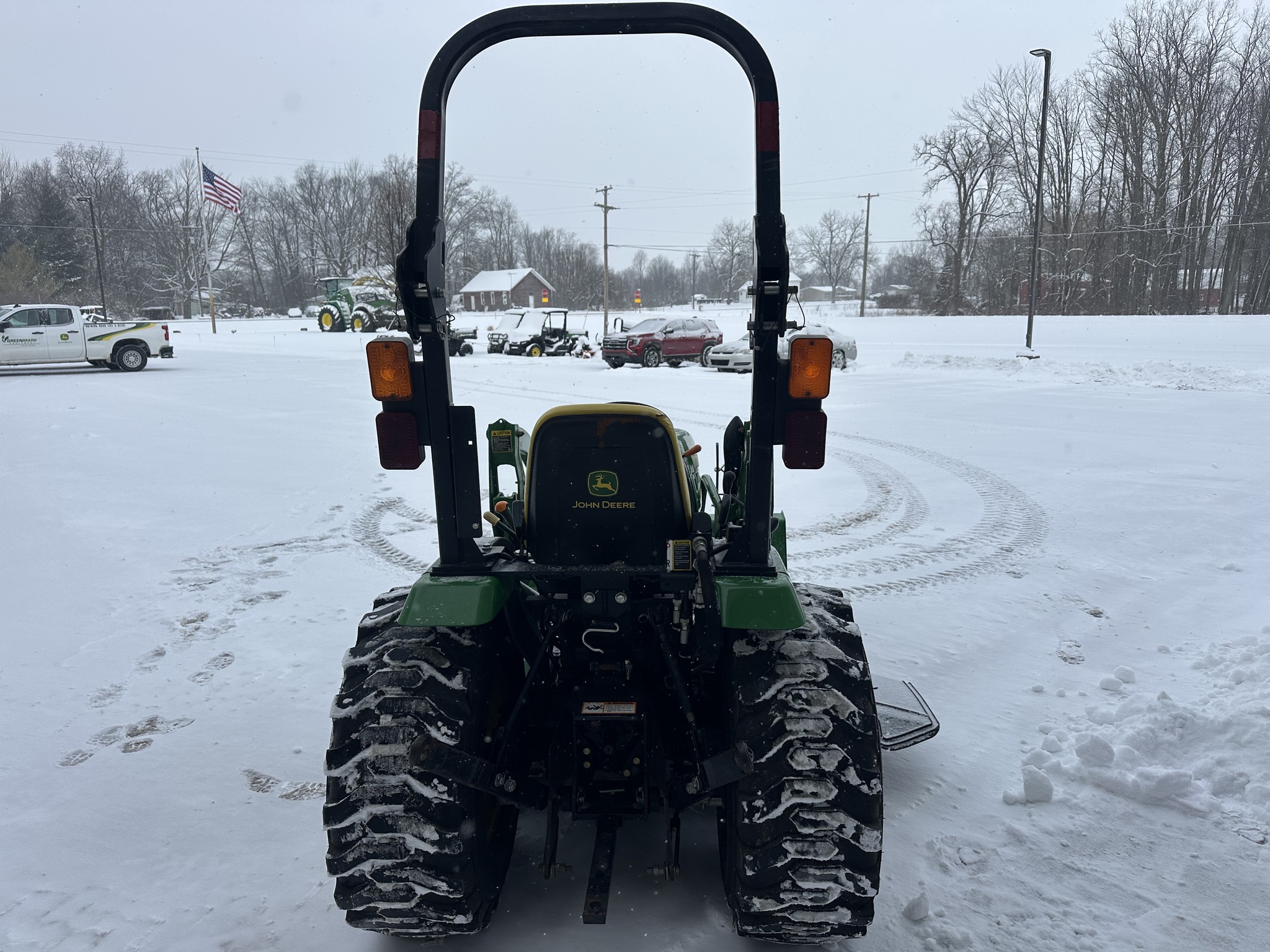 2014 John Deere 2032R Image 9