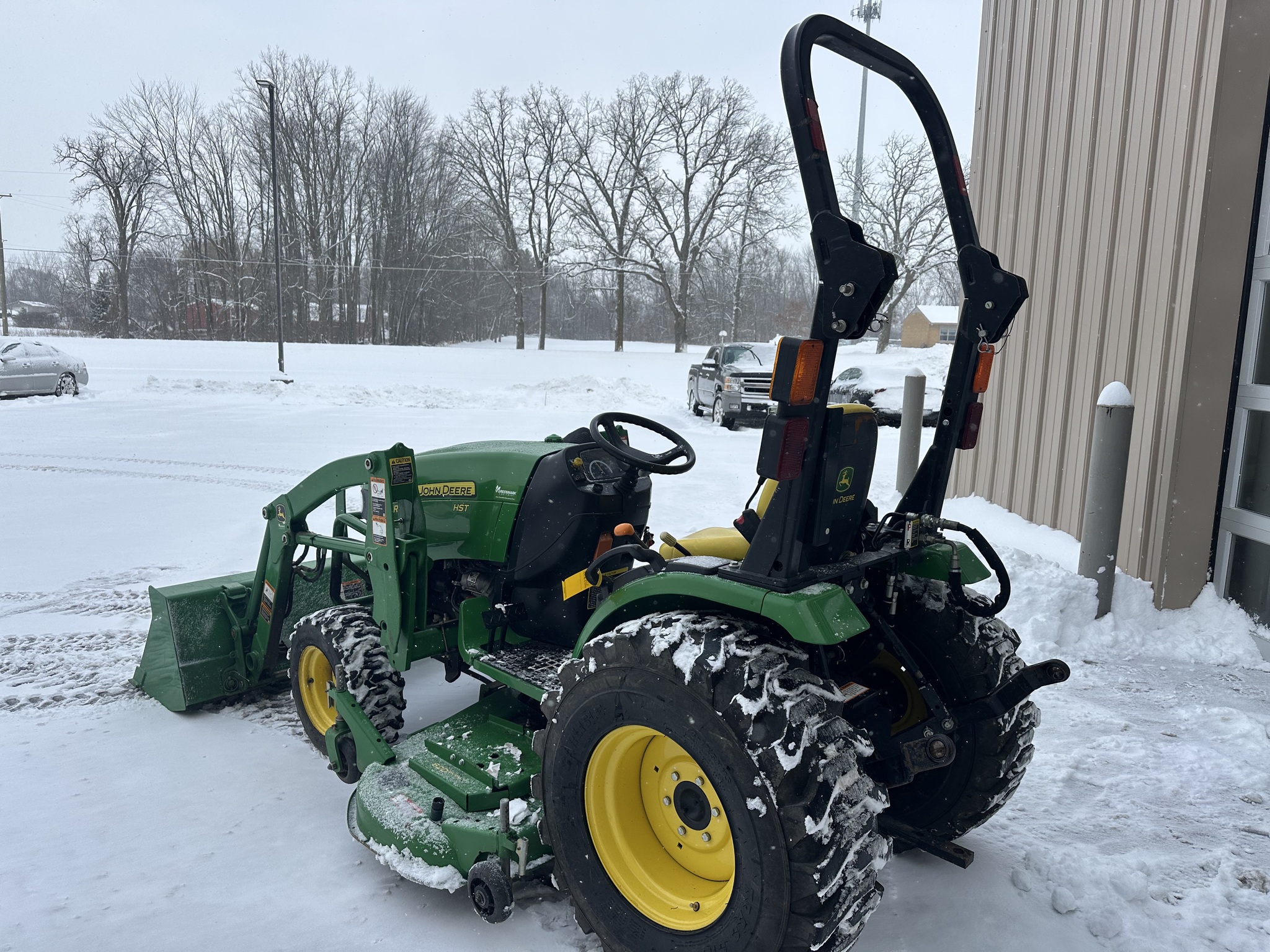 2014 John Deere 2032R Image 6