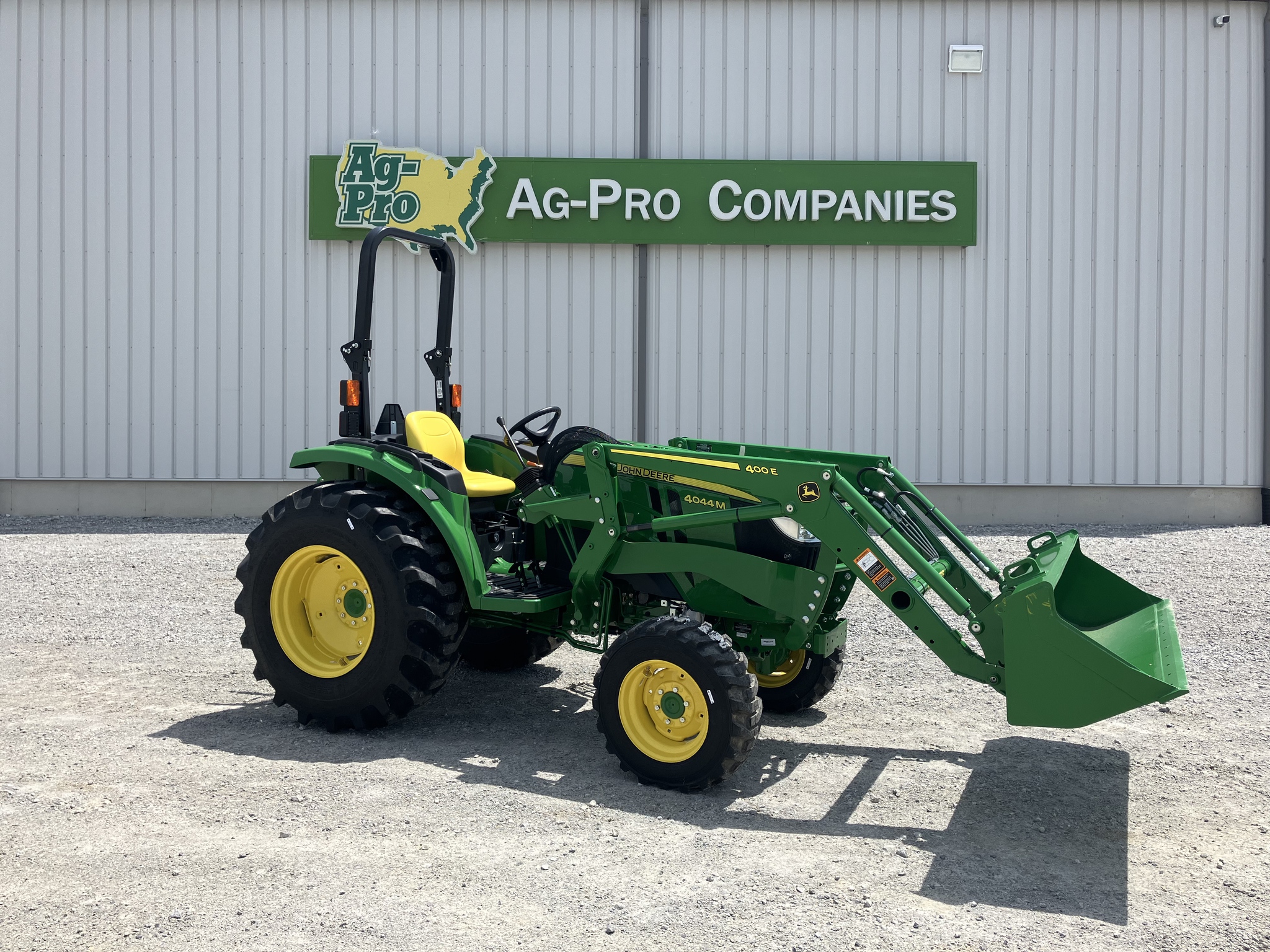2025 John Deere 4044M Image 1