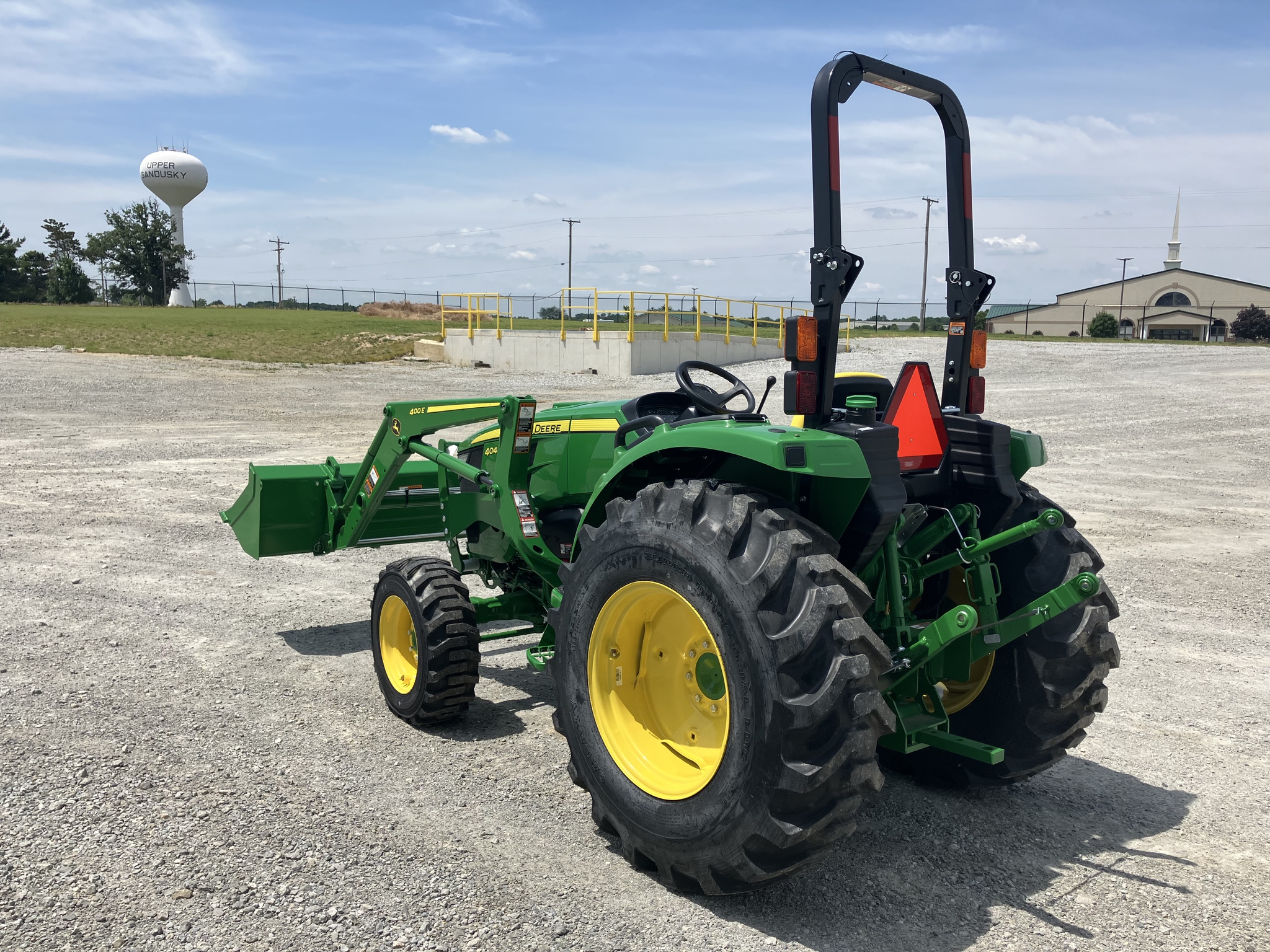 2025 John Deere 4044M Image 5