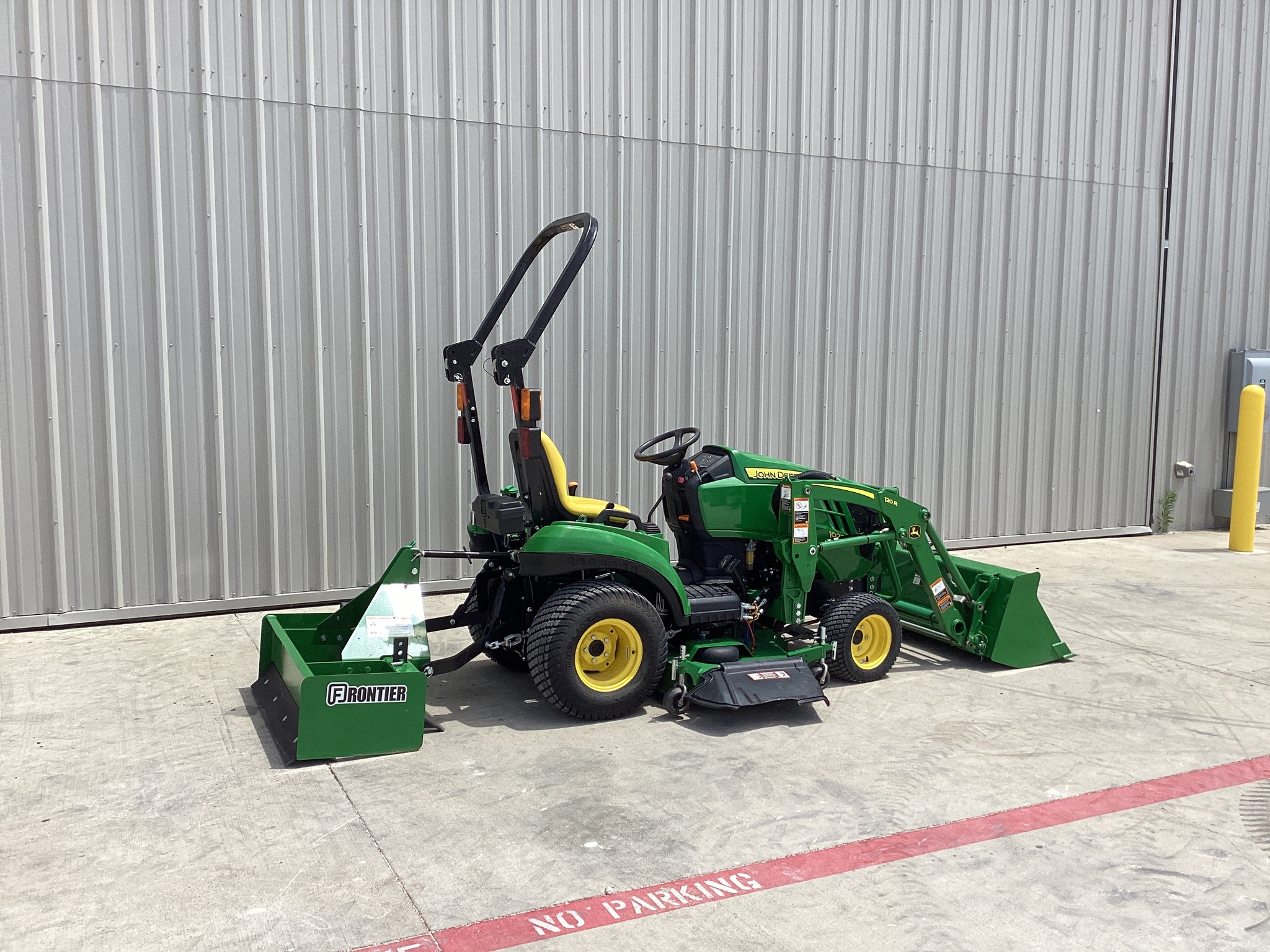 2021 John Deere 1023E Image 6