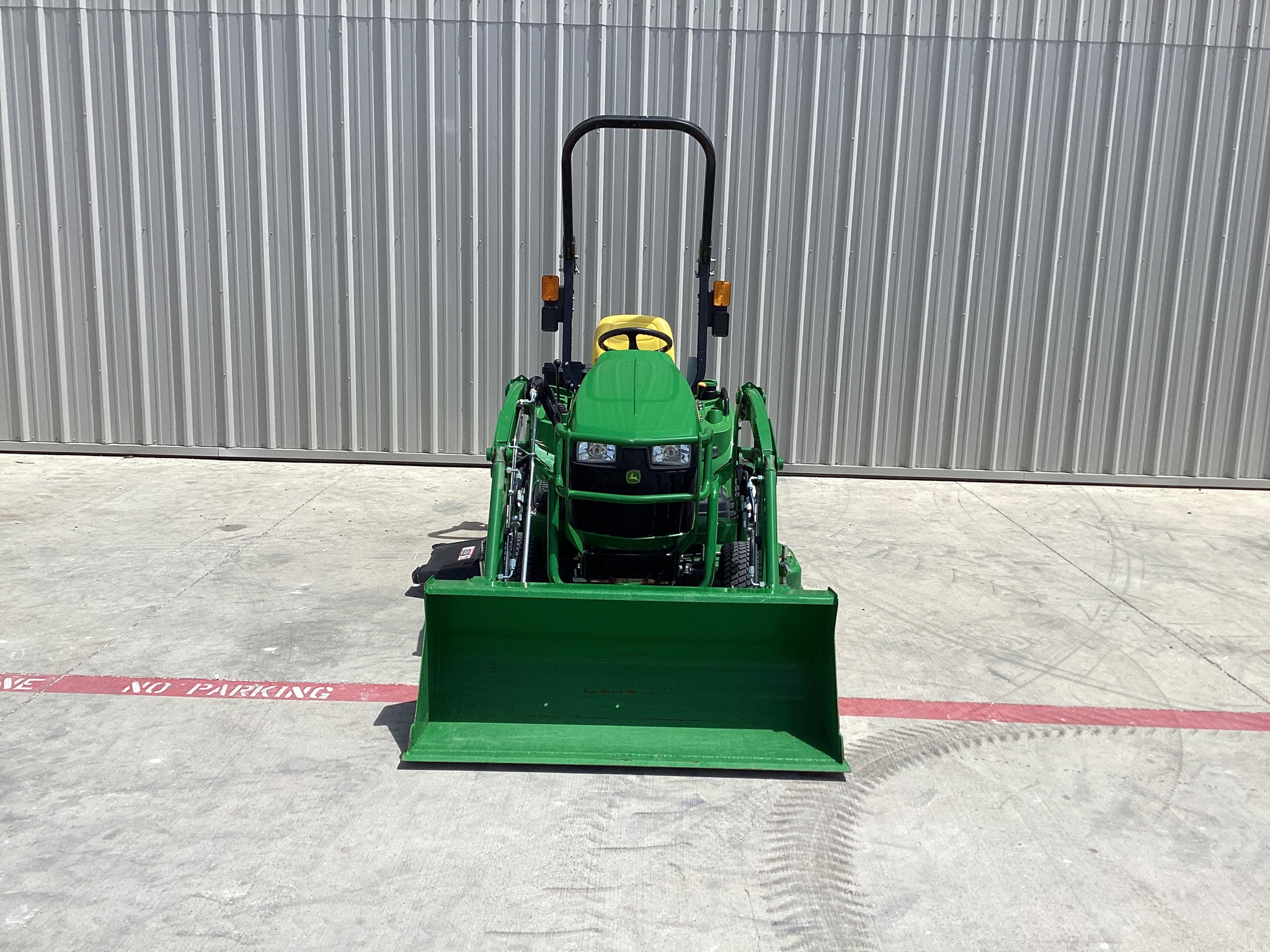 2021 John Deere 1023E Image 8