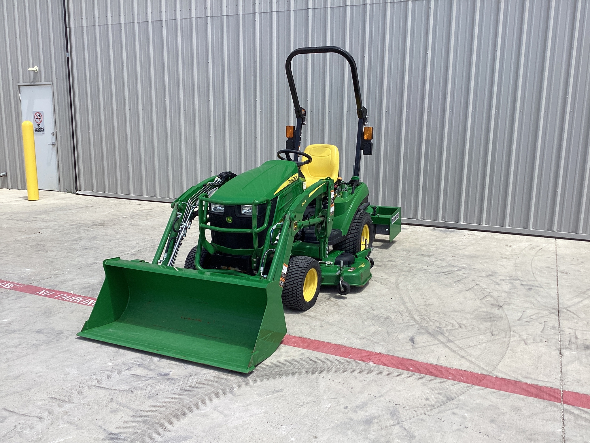 2021 John Deere 1023E Image 9