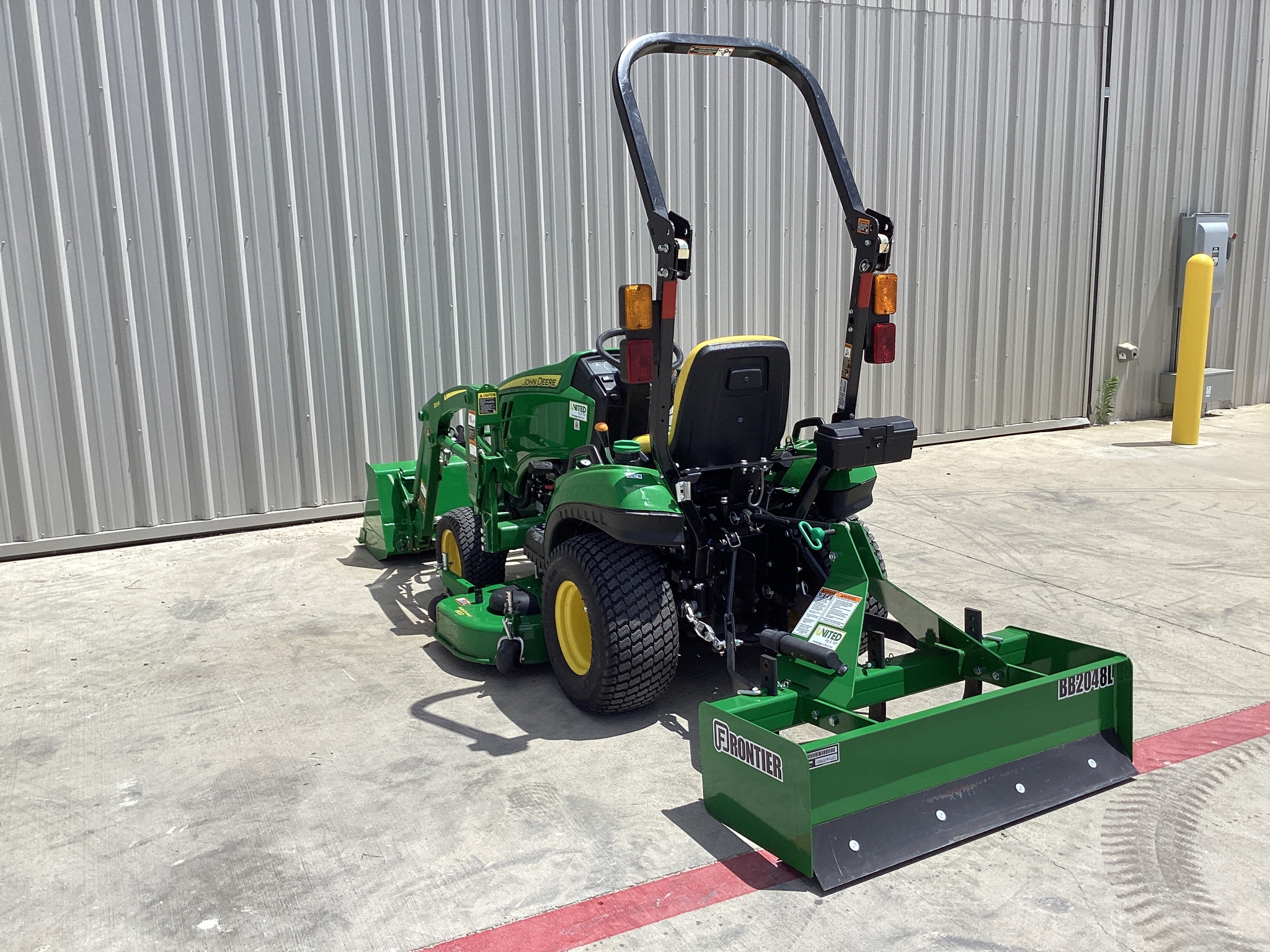 2021 John Deere 1023E Image 11