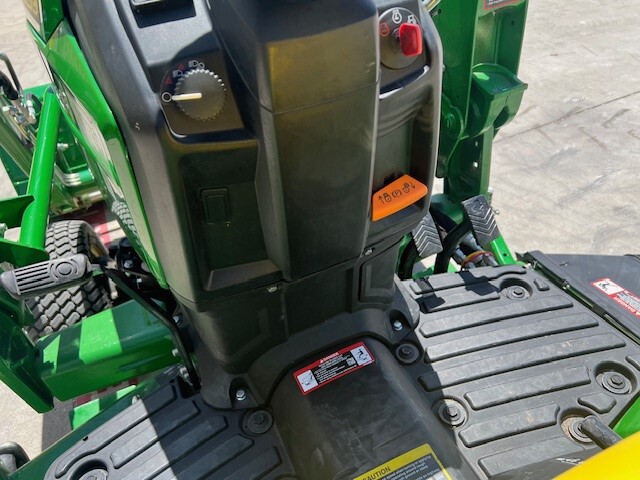 2021 John Deere 1023E Image 31
